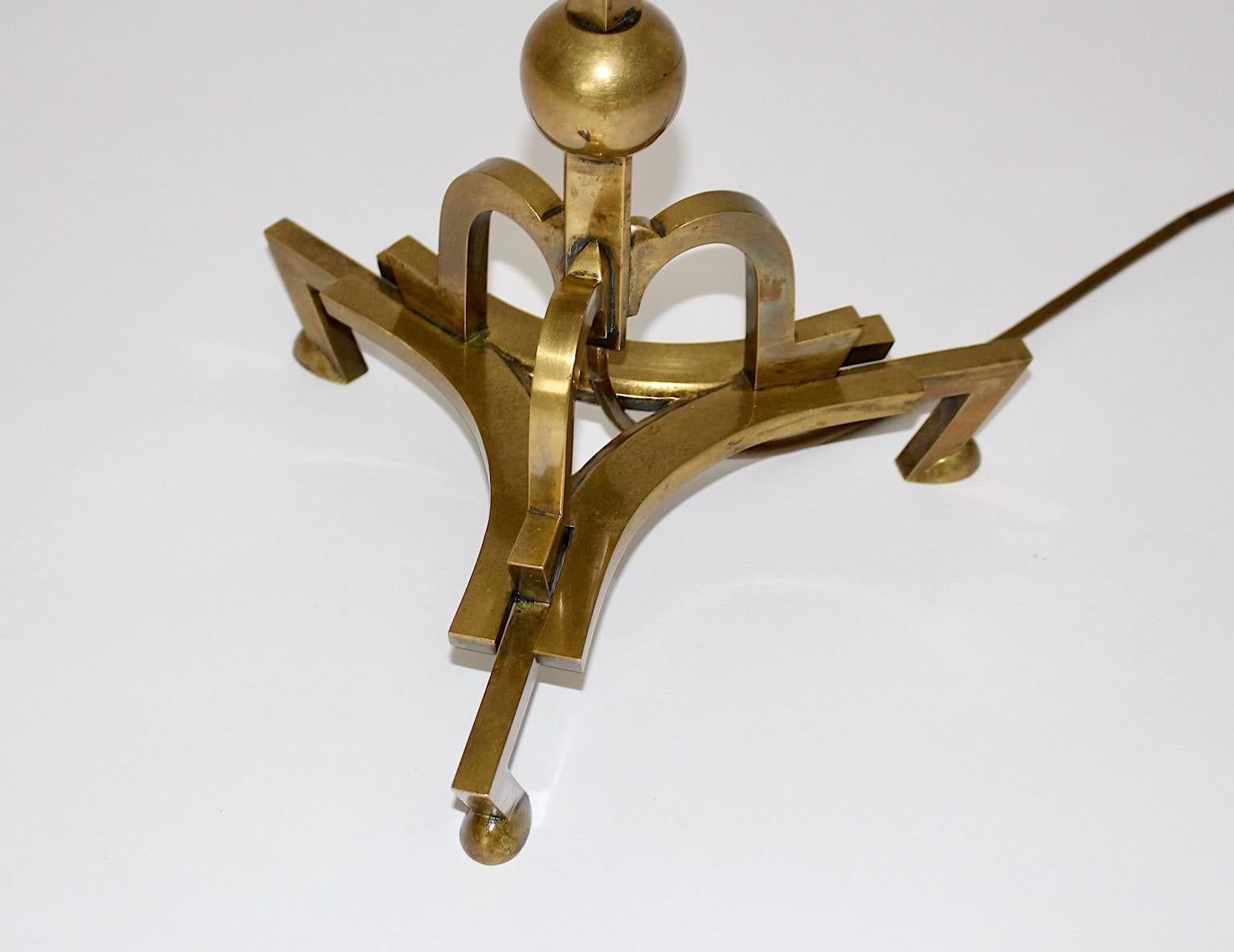 Lampada da terra in ottone a pagoda in stile Art Deco Vintage Dagobert Peche 1920s Austria in vendita 5