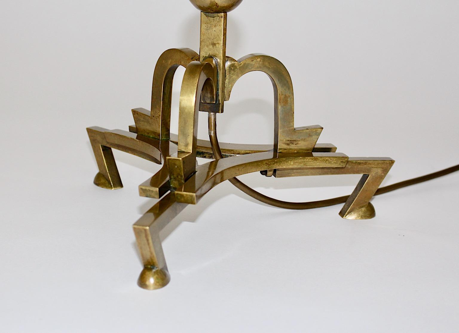 Lampada da terra in ottone a pagoda in stile Art Deco Vintage Dagobert Peche 1920s Austria in vendita 6
