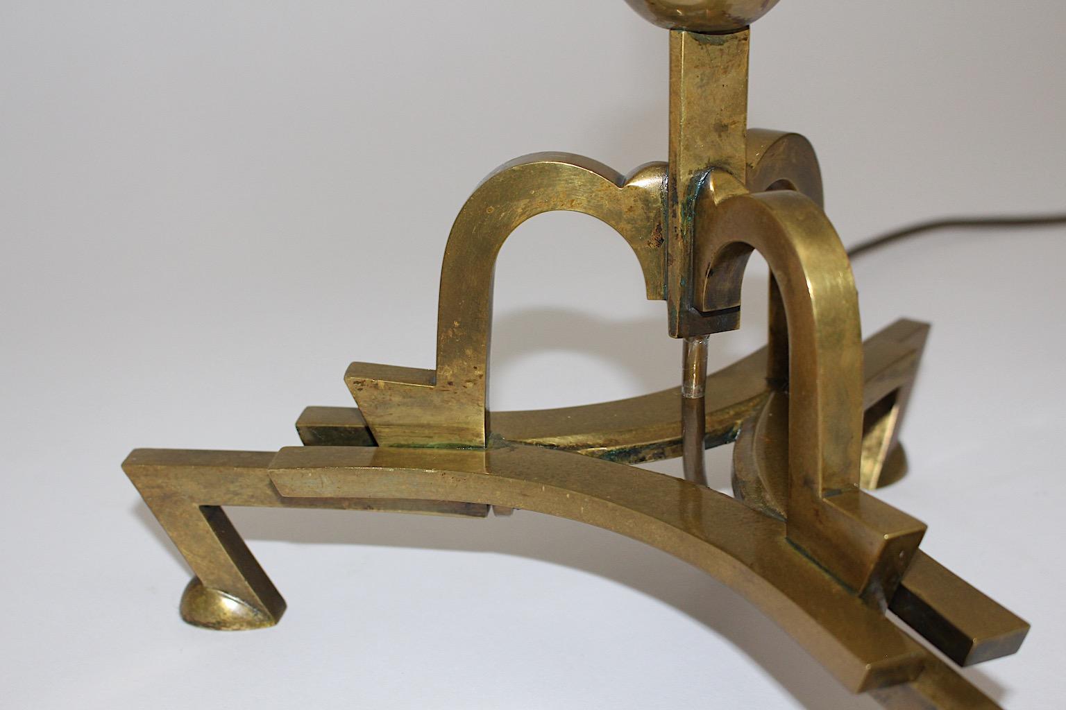 Lampada da terra in ottone a pagoda in stile Art Deco Vintage Dagobert Peche 1920s Austria in vendita 11