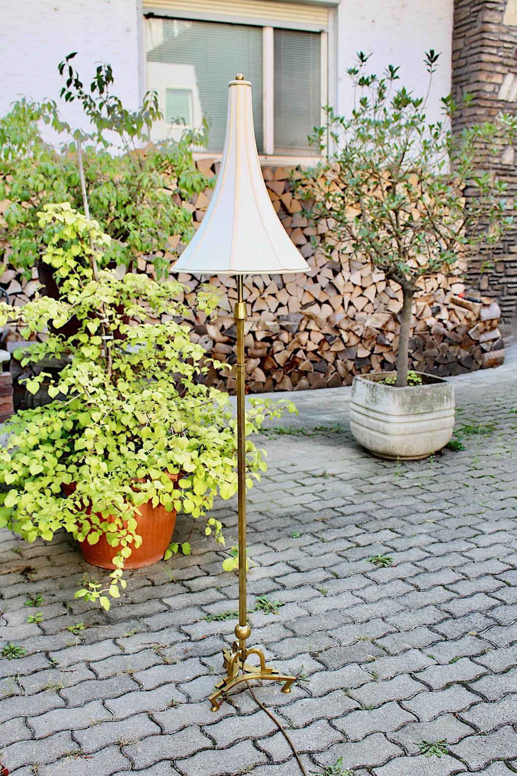 Art Deco vintage Dagobert Peche style pagoda floor lamp from solid brass 1920s Austria.
Outstanding Art Deco vintage floor lamp with beautiful chinoiserie elements. 
Such a beautiful and rare floor lamp never comes often around, probably an unique