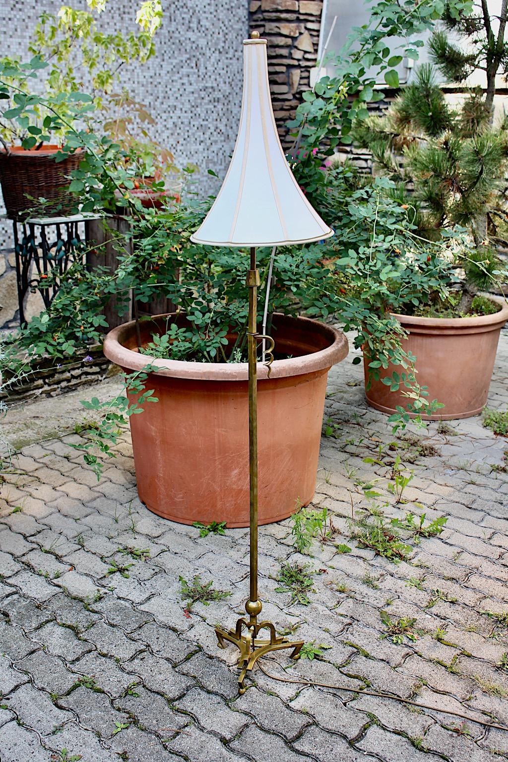 Art Deco Vintage Dagobert Peche Style Pagoda Brass Floor Lamp 1920s Austria In Good Condition For Sale In Vienna, AT