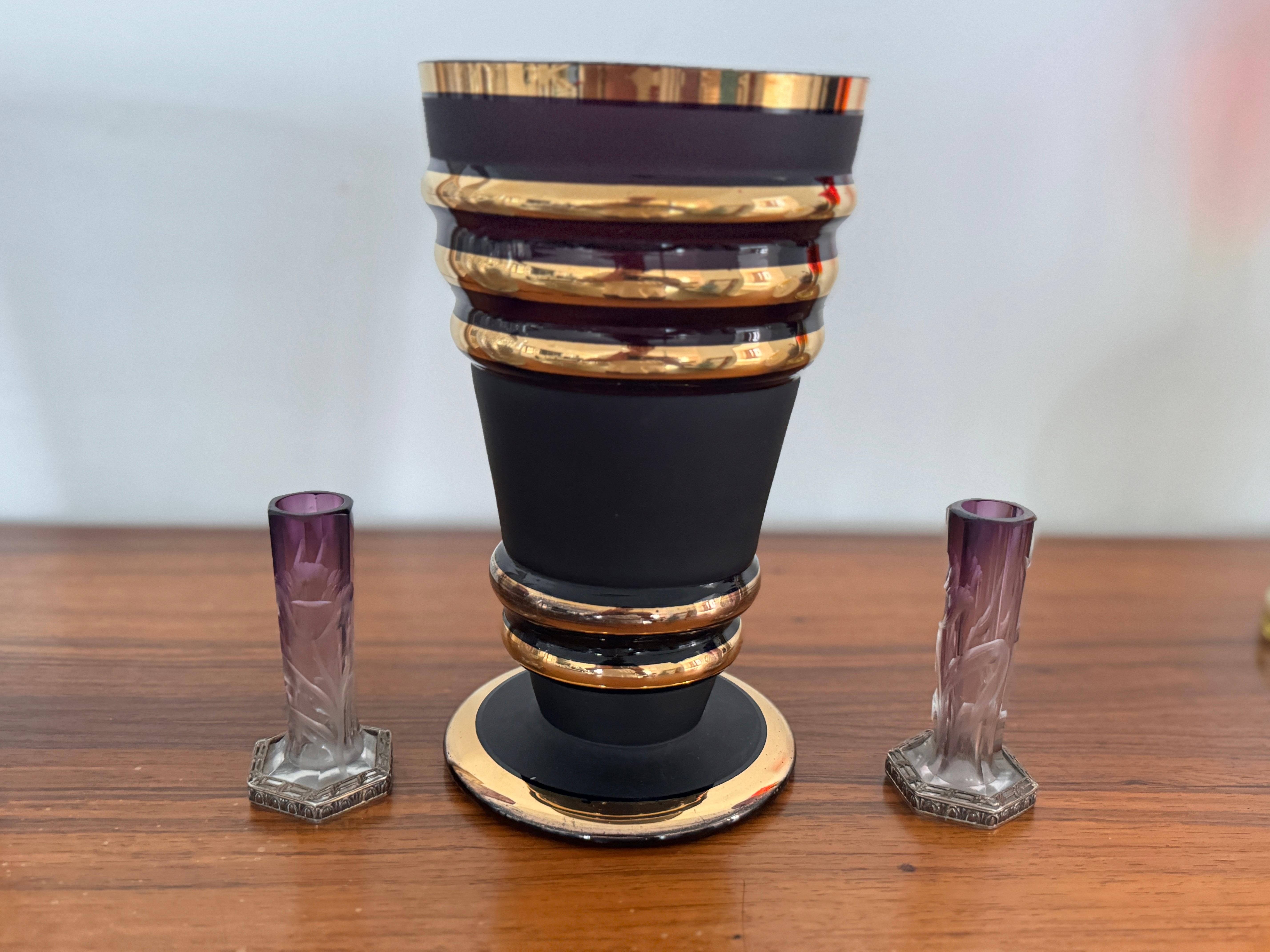 Art Deco Vase aus dunklem Glas, 1930er Jahre (Französisch) im Angebot