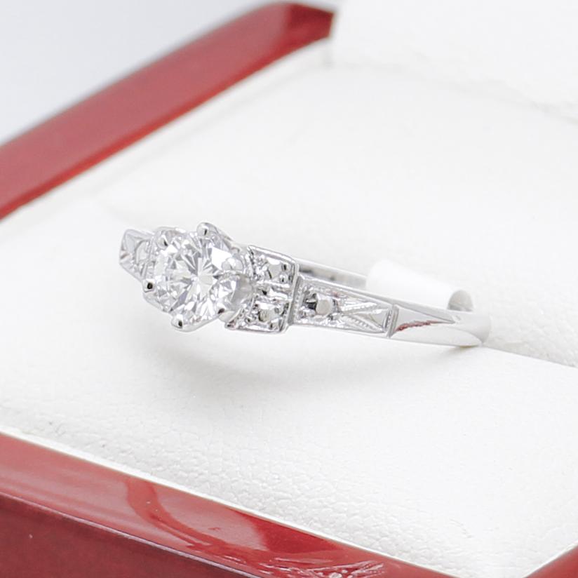 Art Deco Vintage Diamond Engagement Ring For Sale 1
