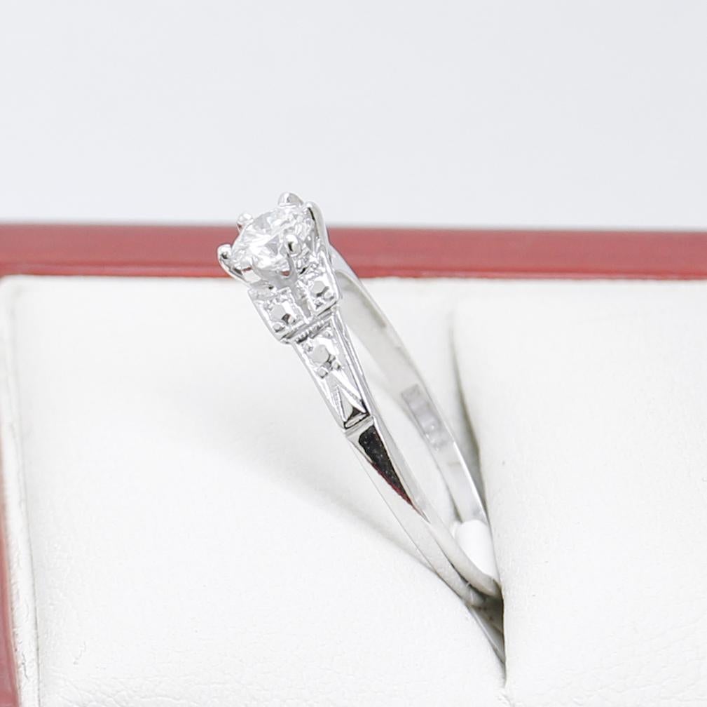 Art Deco Vintage Diamond Engagement Ring For Sale 3