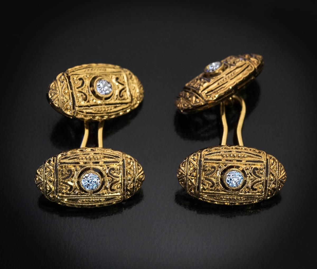 Art Deco Vintage Diamond Gold Openwork Cufflinks In Excellent Condition For Sale In Chicago, IL