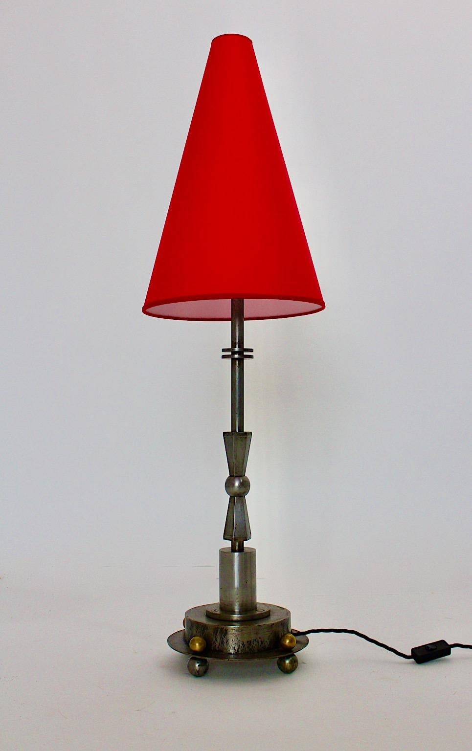 Art Deco Vintage Geometric Iron Brass Table Lamp, 1920s, Austria In Good Condition For Sale In Vienna, AT