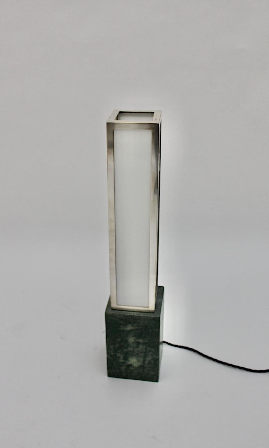 Allemand Lampe de bureau géométrique vintage Art Déco Eckart Muthesius, Allemagne, années 1920 en vente