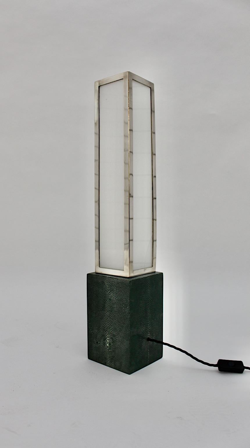 Geometrische Vintage-Tischlampe im Art-déco-Stil Eckart Muthesius, 1920er Jahre, Deutschland (Plexiglas) im Angebot