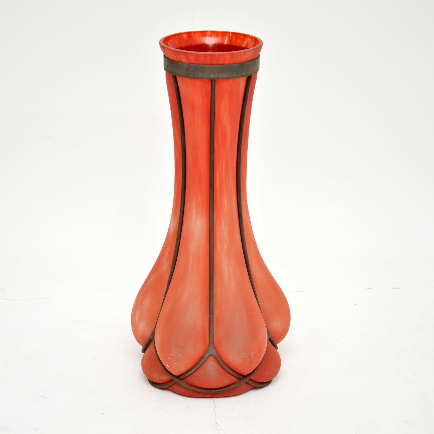 Art Deco Vintage Glas & Zinn Vase (Art déco) im Angebot