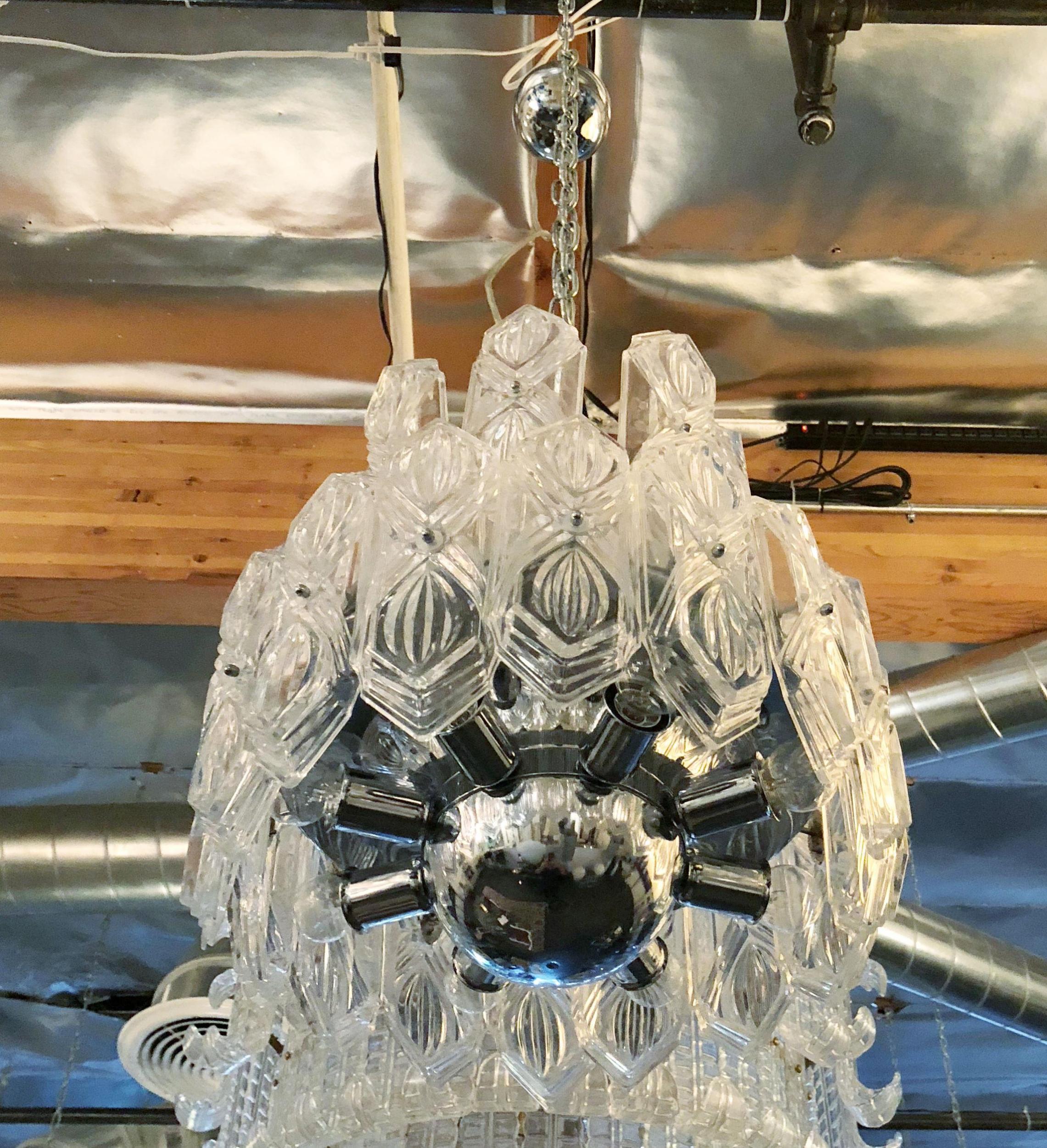 Art Deco Vintage Italian Chandelier, Clear Etched Glasses on Nickel, c 1960s For Sale 1