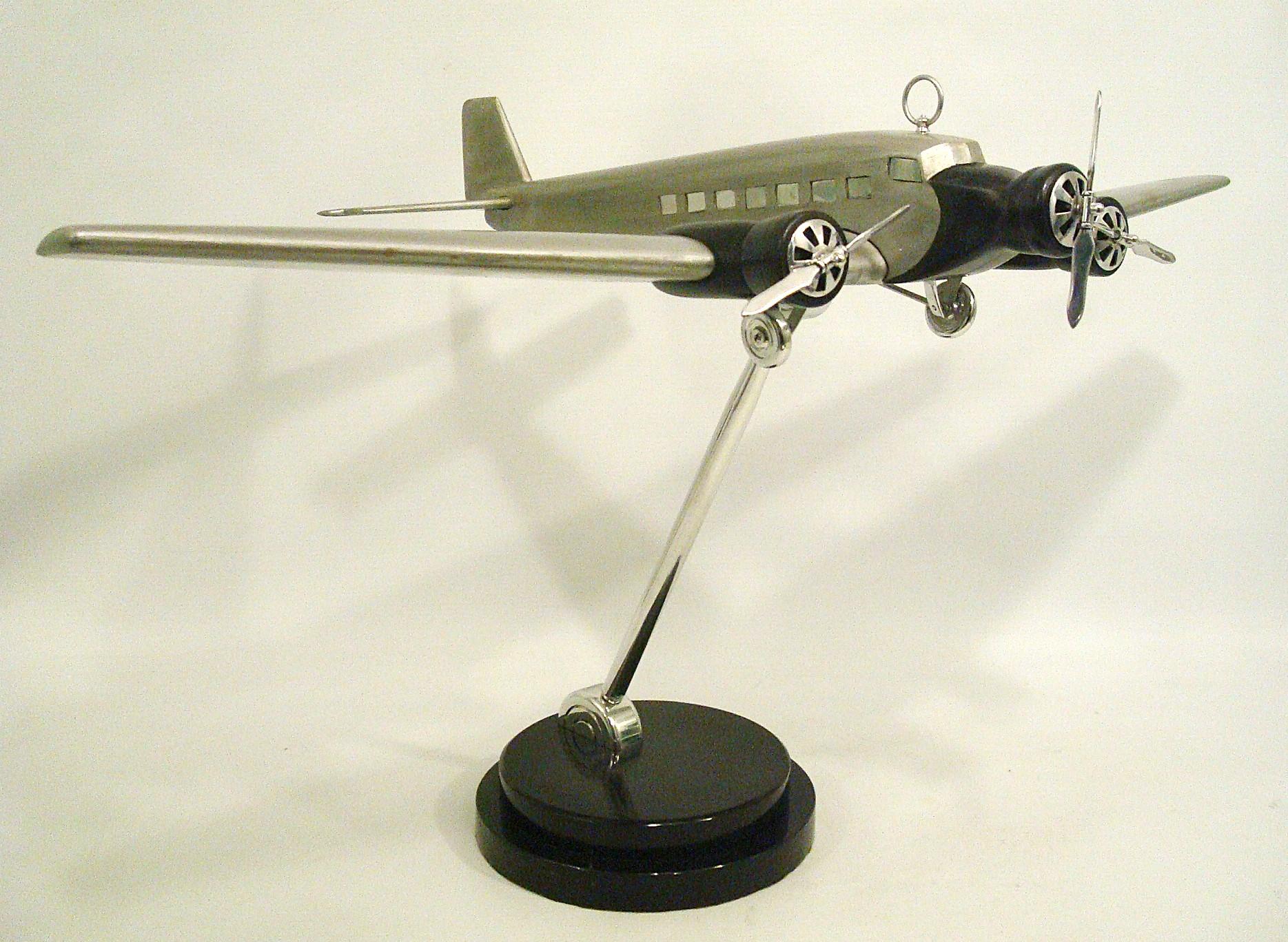 Mid-Century Modern Art of Vintage Vintage Junkers Airplane Desk Model 1930's en vente