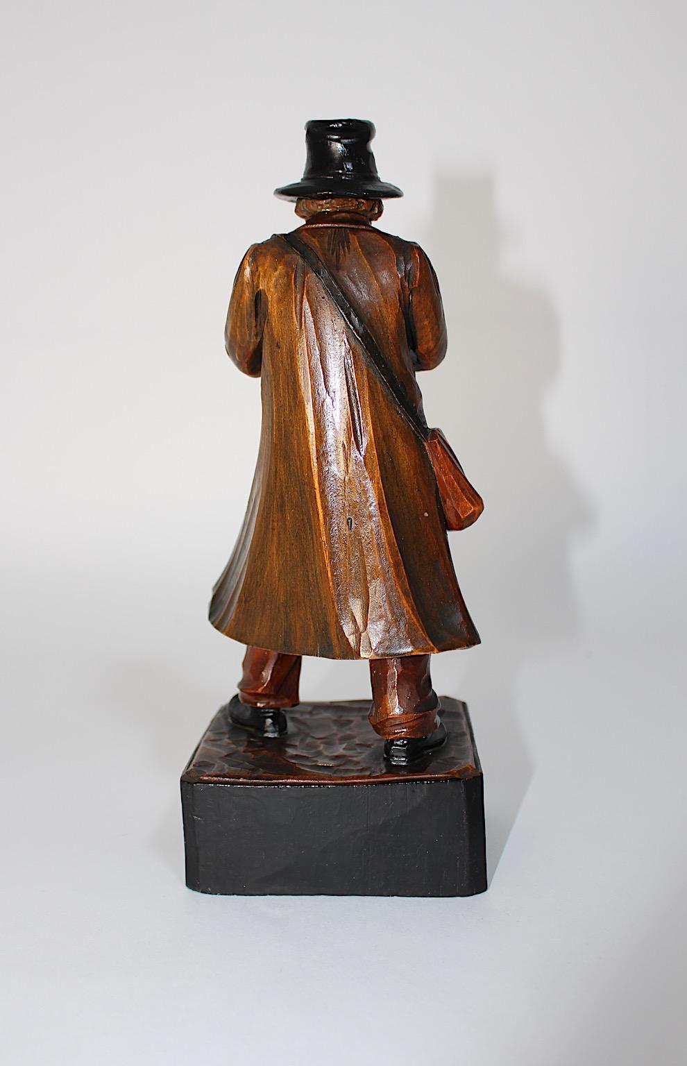 Figurative Vintage-Skulptur aus geschnitztem Limonenholz, Lumpacivagabundus, Art déco, 1930er Jahre im Angebot 6