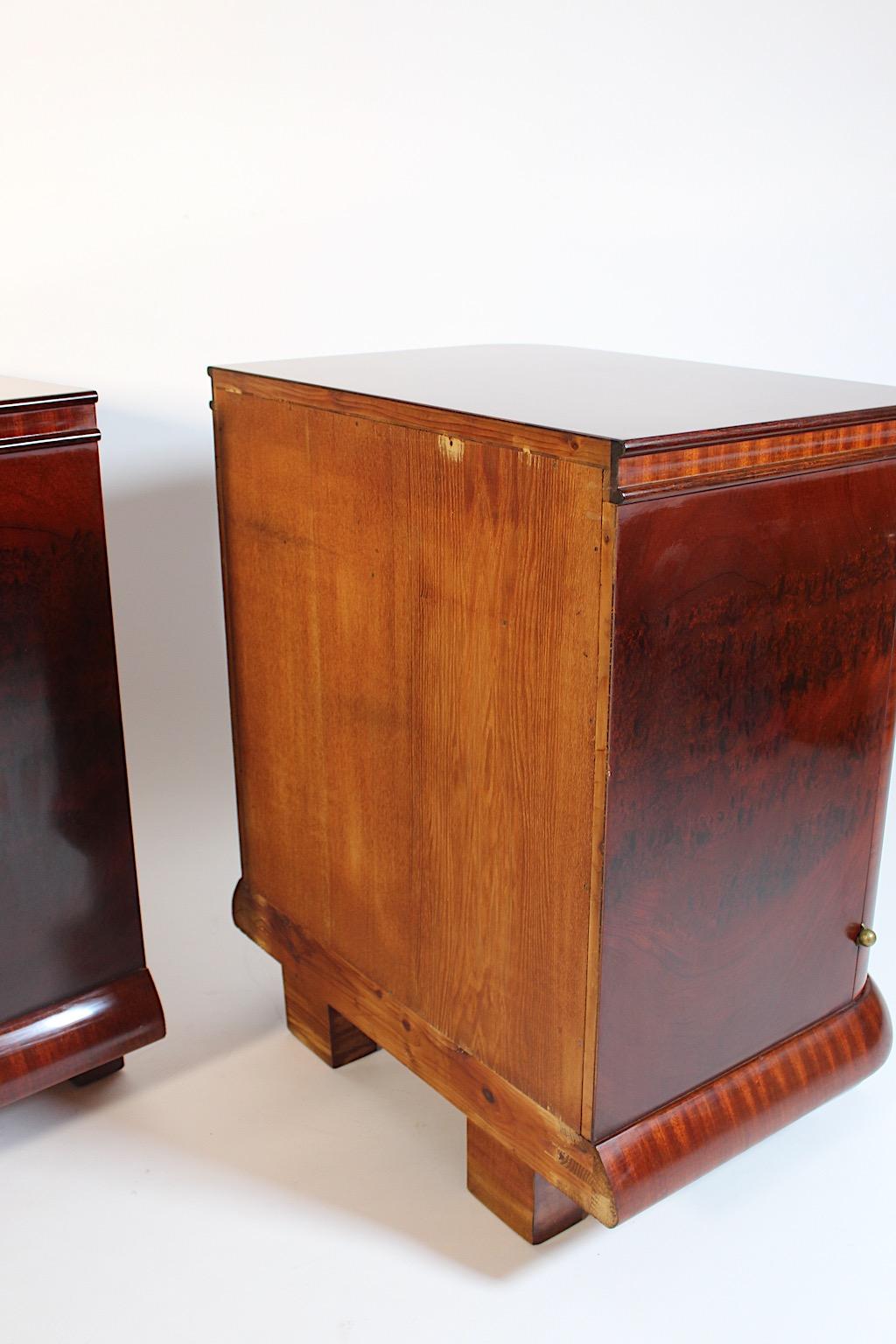 Art Deco Vintage Night Stands Pair Duo Walnut Bakelite Brass 1930s Austria For Sale 10