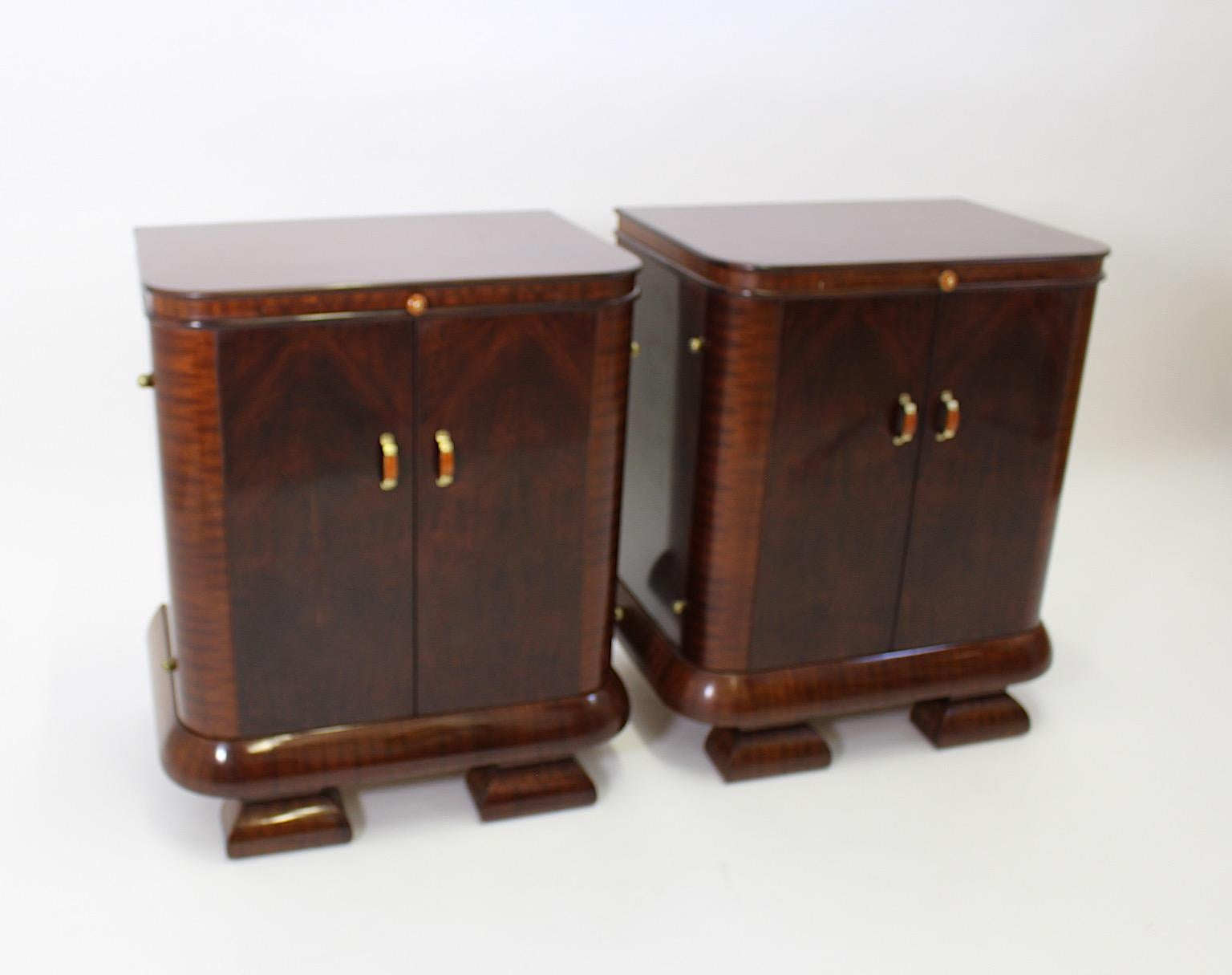 Art Deco Vintage Night Stands Pair Duo Walnut Bakelite Brass 1930s Austria For Sale 12