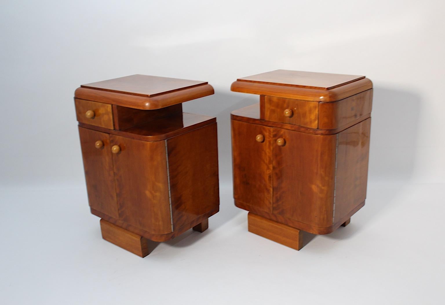 Art Deco Vintage Nightstands Pair Duo Maple 1930s Austria For Sale 5