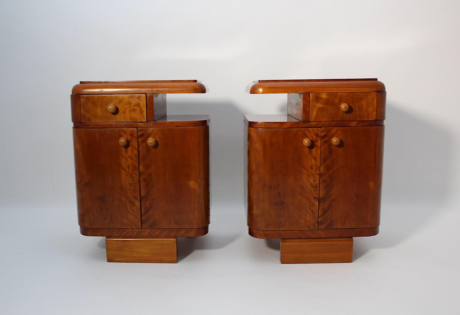 Art Deco Vintage Nightstands Pair Duo Maple 1930s Austria For Sale 8