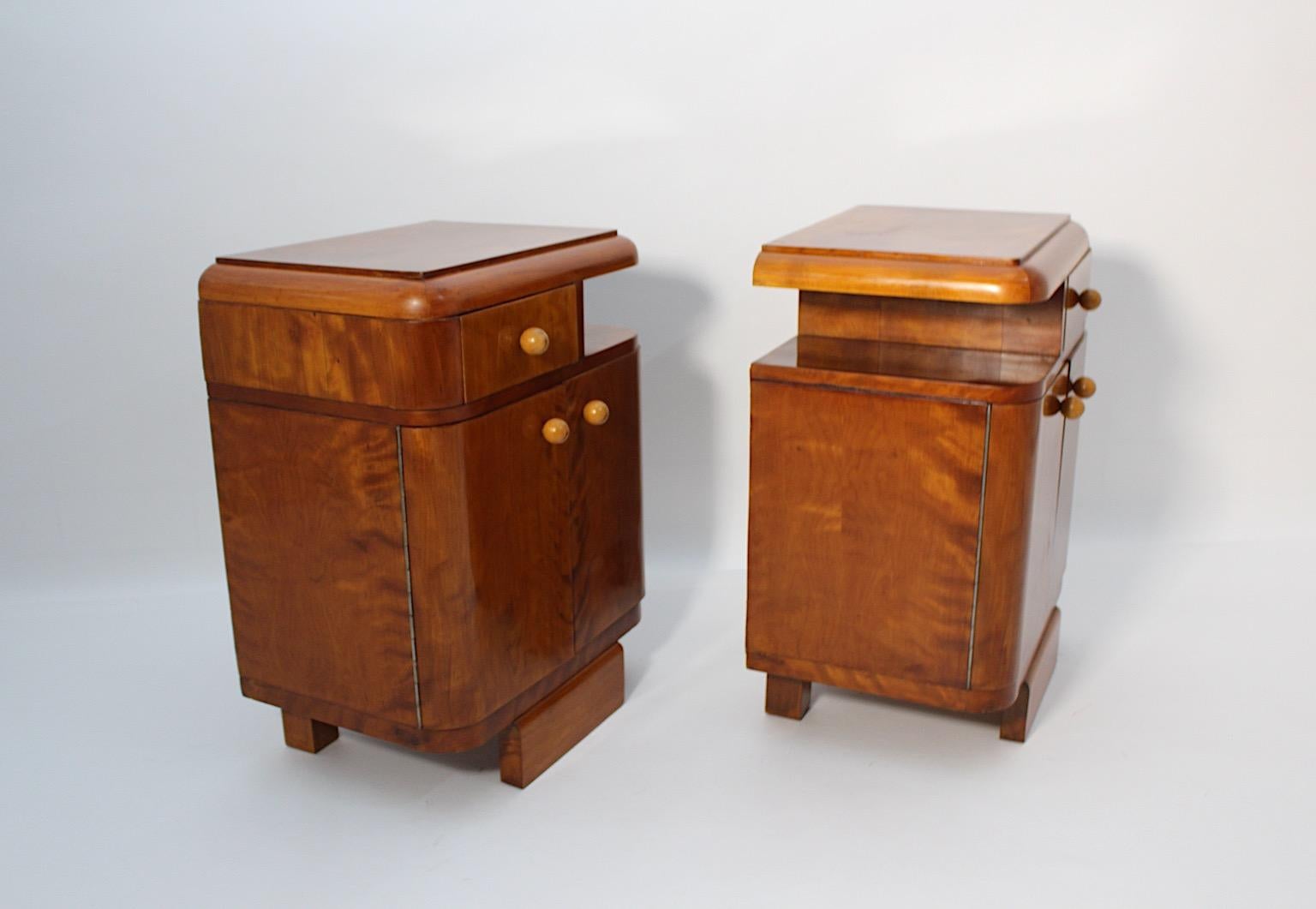 Art Deco Vintage Nightstands Pair Duo Maple 1930s Austria For Sale 13