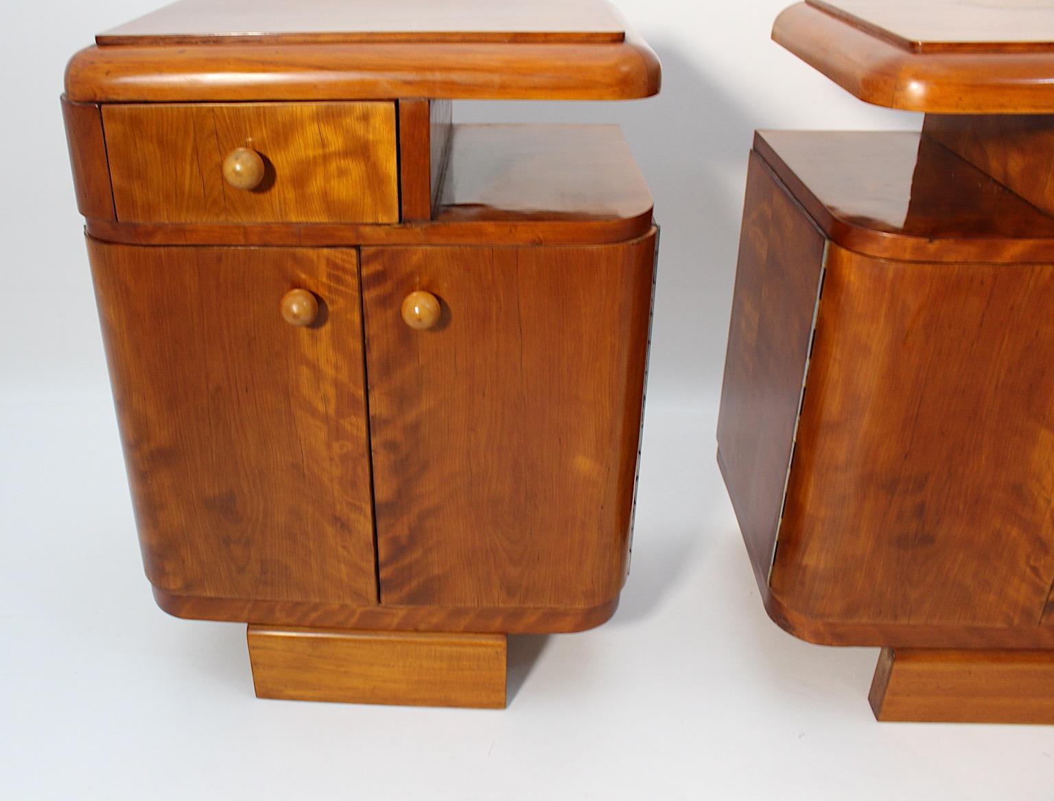 Mid-20th Century Art Deco Vintage Nightstands Pair Duo Maple 1930s Austria For Sale