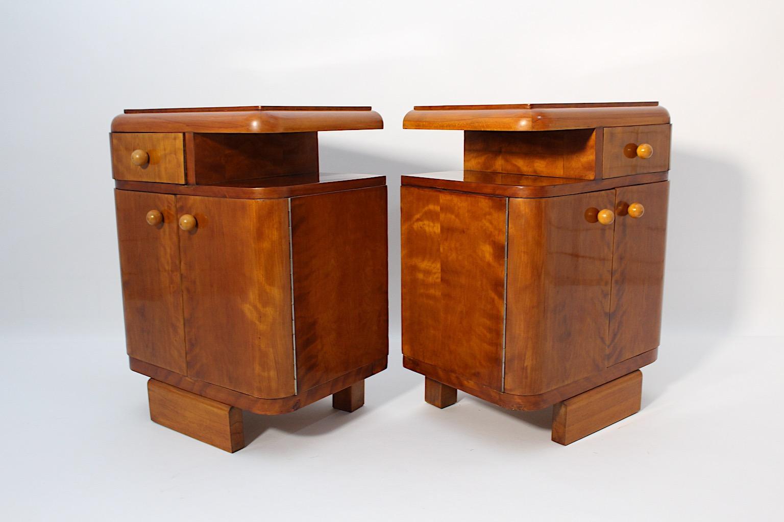 Art Deco Vintage Nightstands Pair Duo Maple 1930s Austria For Sale 1