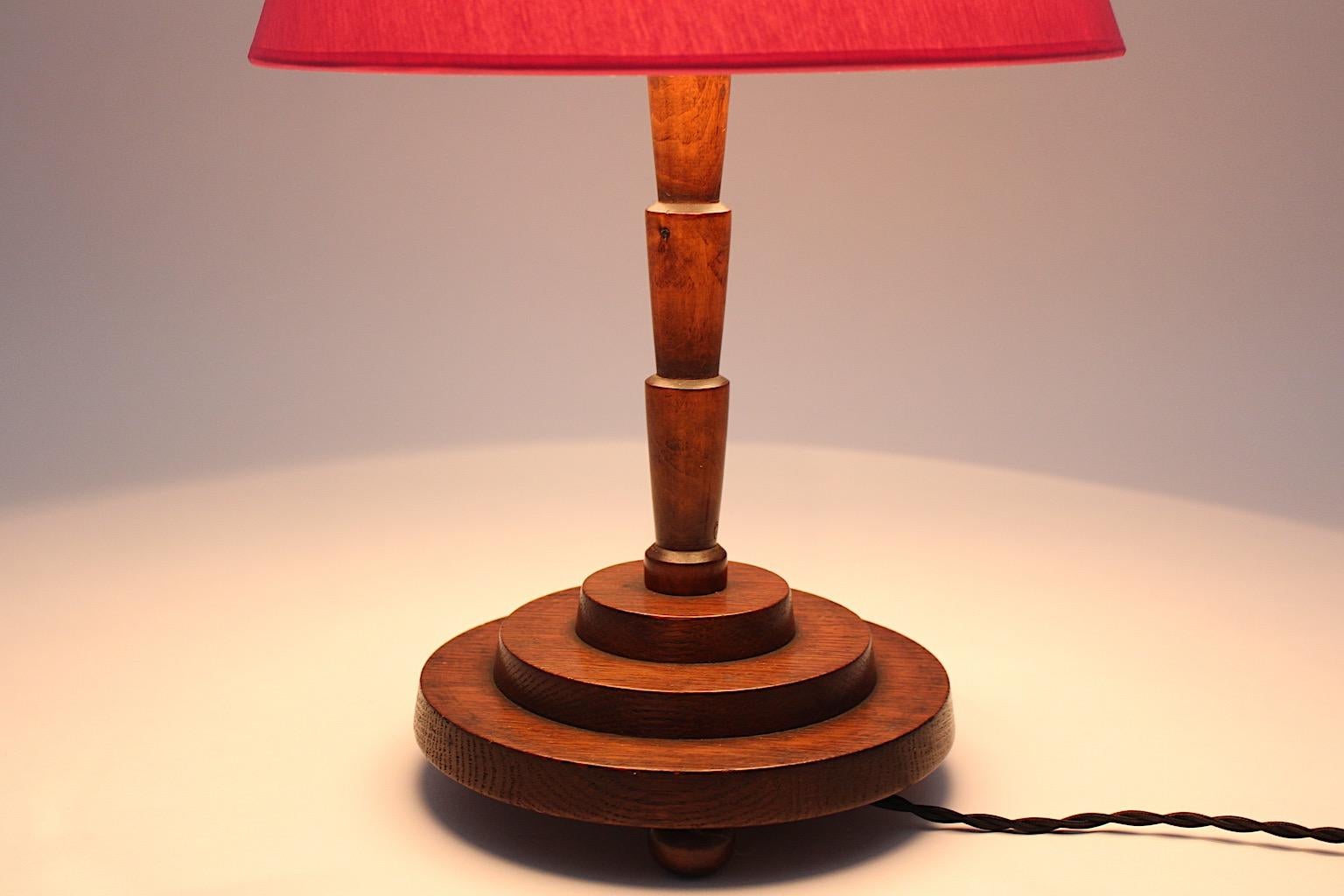 Art Deco Vintage Oak Geometric like Table Lamp Berries Lamp Shade, 1930s Austria In Good Condition For Sale In Vienna, AT