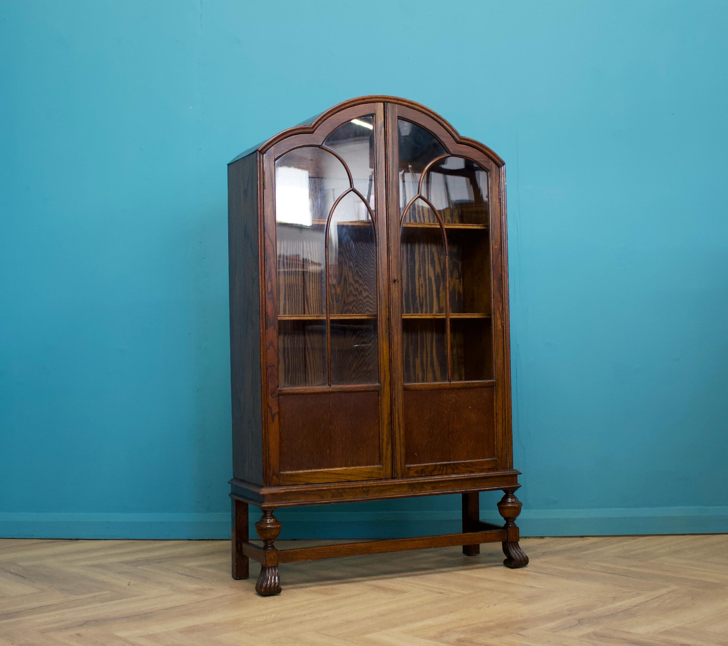 A beautiful quality display cabinet or glazed bookcase, circa 1930'a

Internally there are three shelves.