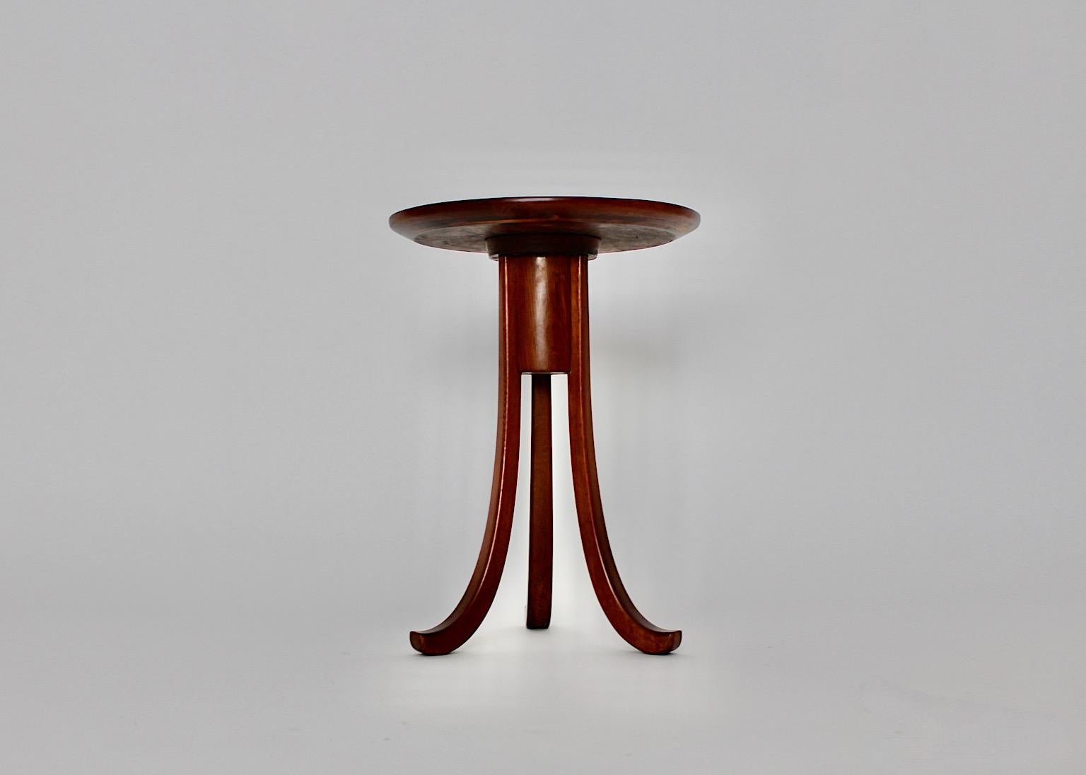 Verre Table d'appoint Art Déco vintage en chêne et verre vert attribuée à Josef Frank, Vienne, années 1930 en vente