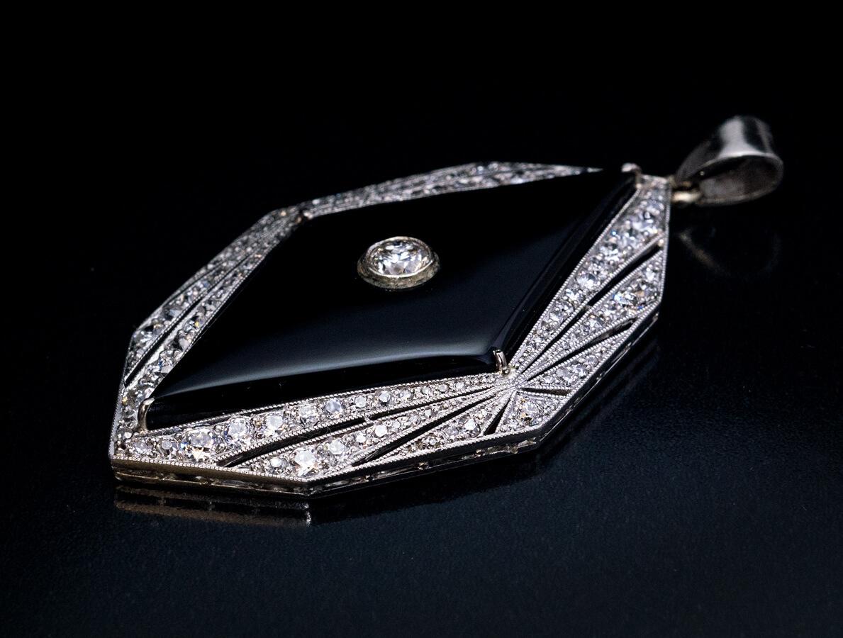 Art Deco Vintage Onyx Diamond Platinum Pendant In Excellent Condition For Sale In Chicago, IL