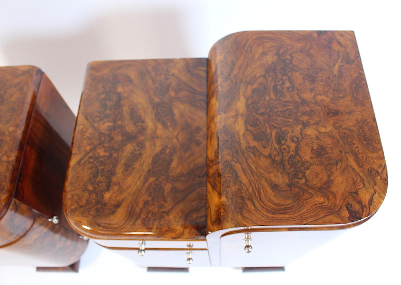 Paar Art-Déco-Vintage-Nachttische Duo, Nussbaum, Nickel, 1930er Jahre, Österreich im Angebot 3