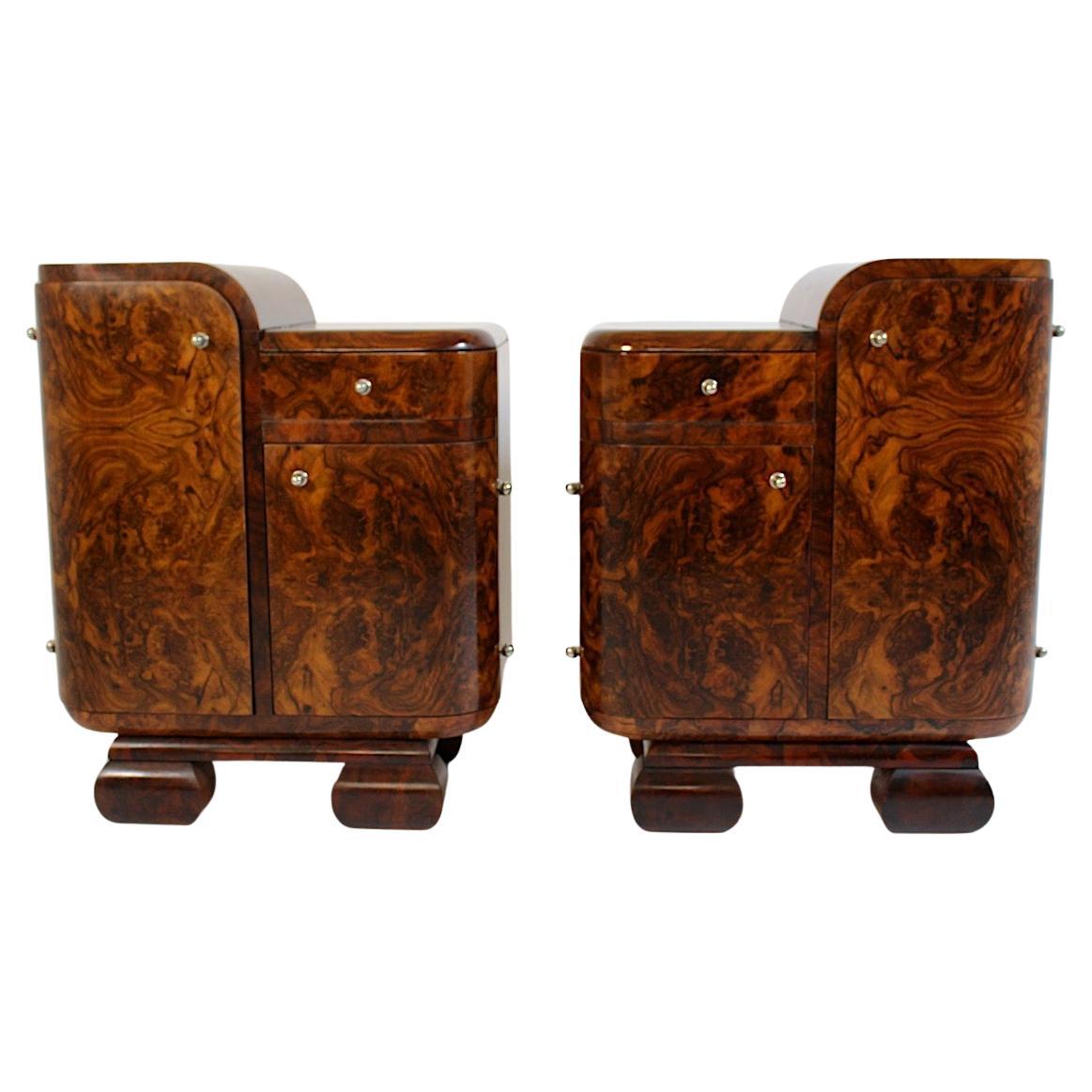 Paar Art-Déco-Vintage-Nachttische Duo, Nussbaum, Nickel, 1930er Jahre, Österreich im Angebot