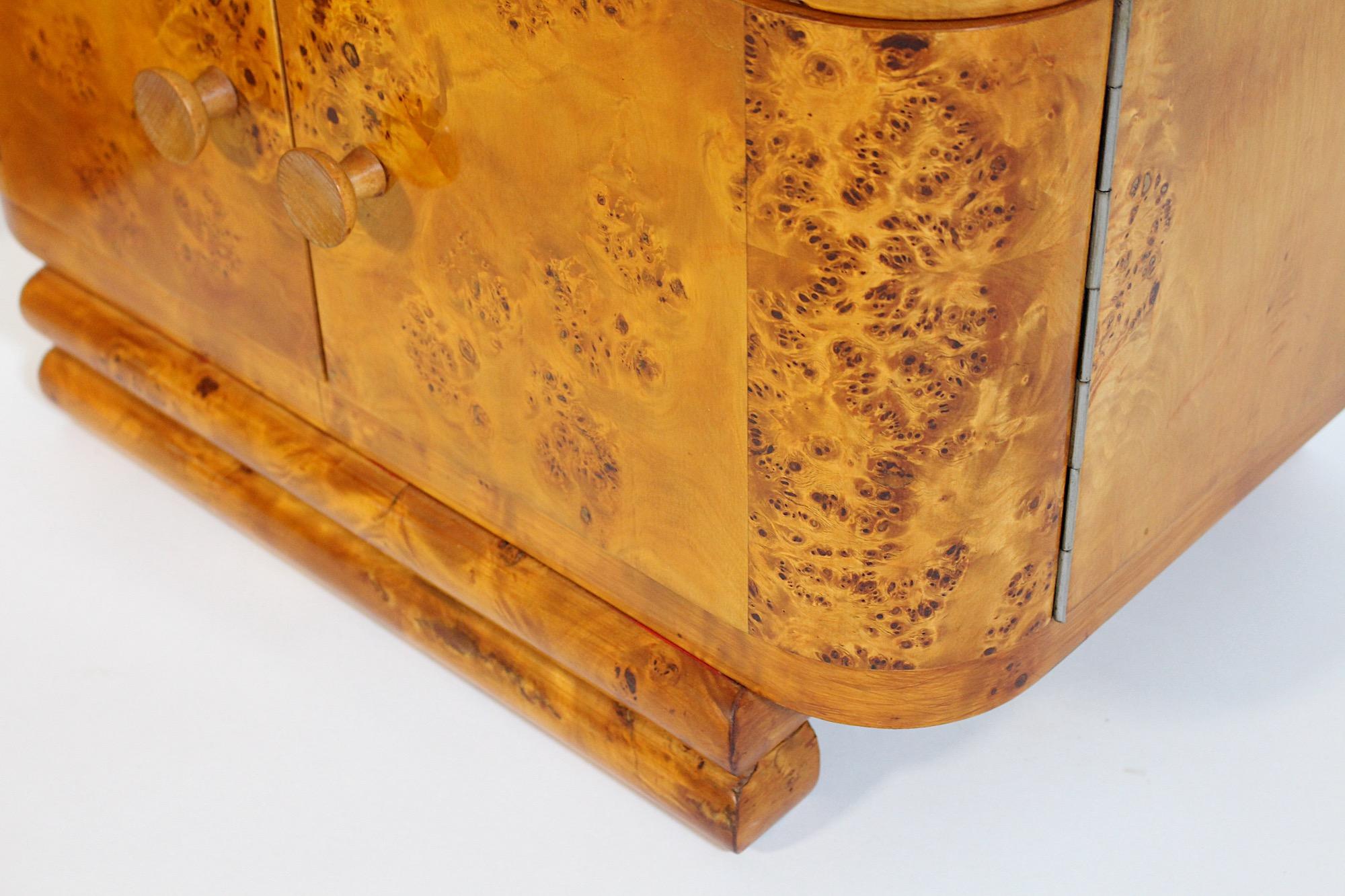 Art of Vintage Paire de tables de nuit en bois de peuplier doux et brun 1930s Vienna en vente 9