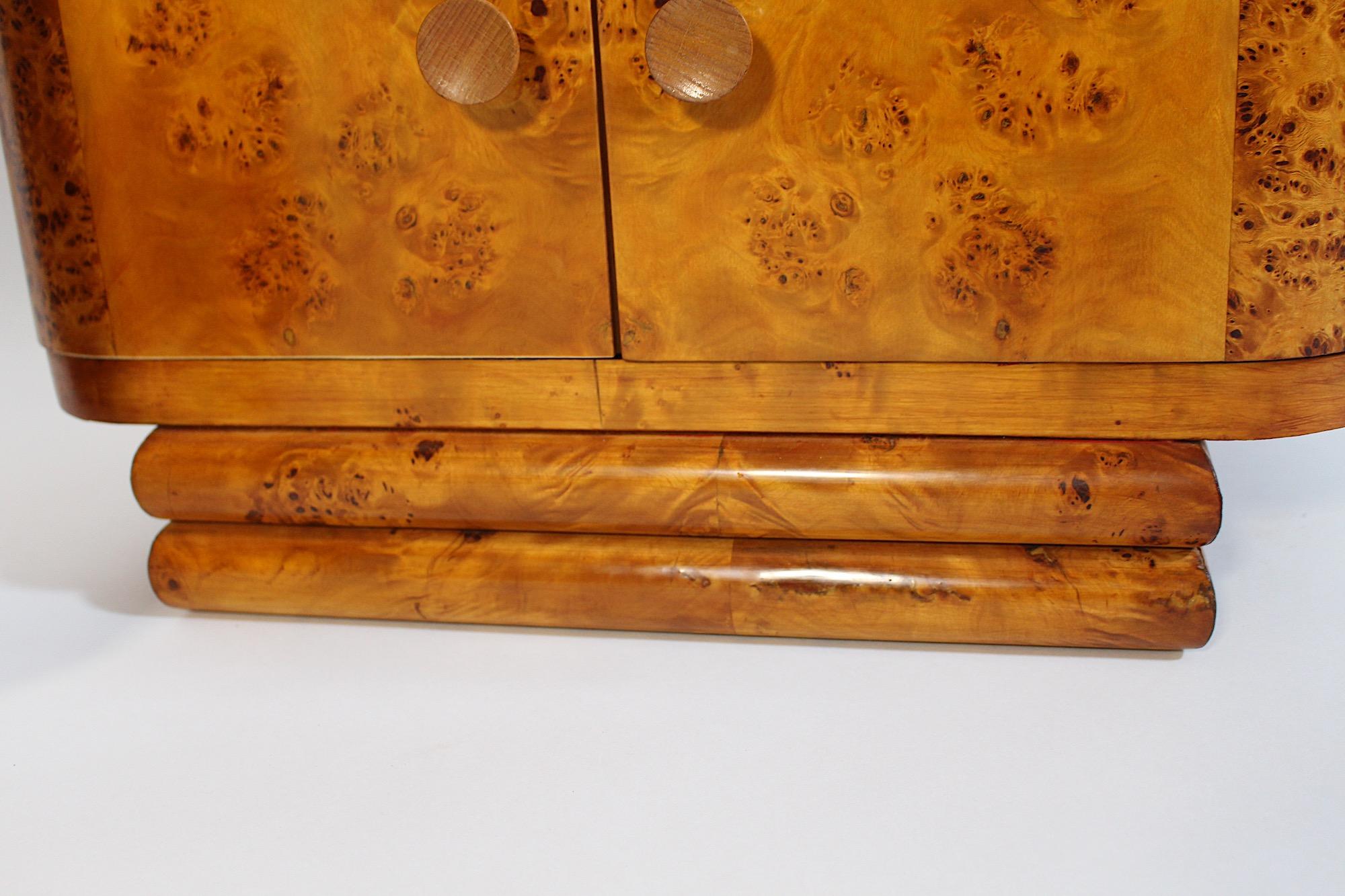 Art of Vintage Paire de tables de nuit en bois de peuplier doux et brun 1930s Vienna en vente 10