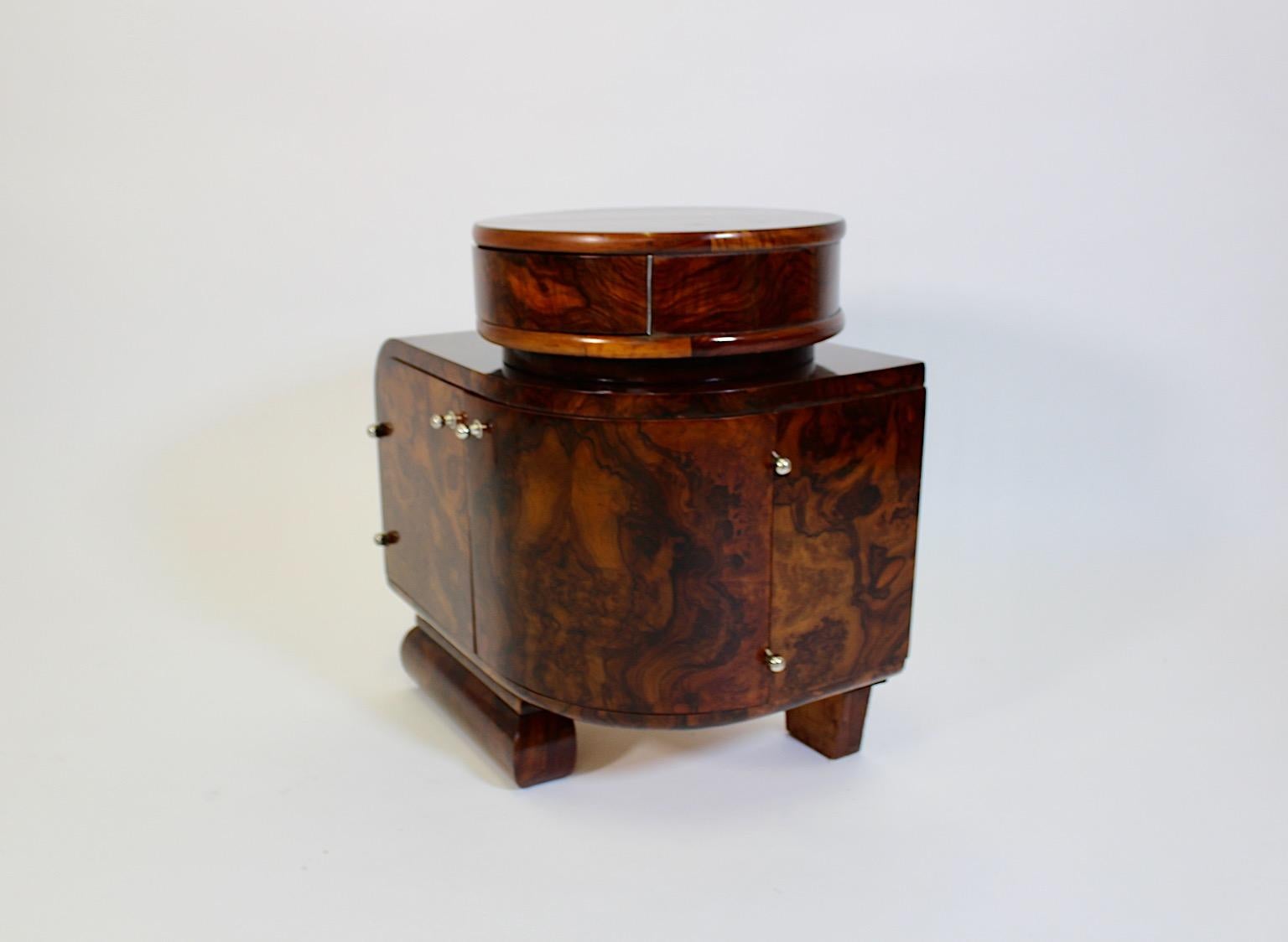 Art of Vintage Marrone Lucido Noce Nichel Cassapanca Geometrica c 1930 Vienna in vendita 8