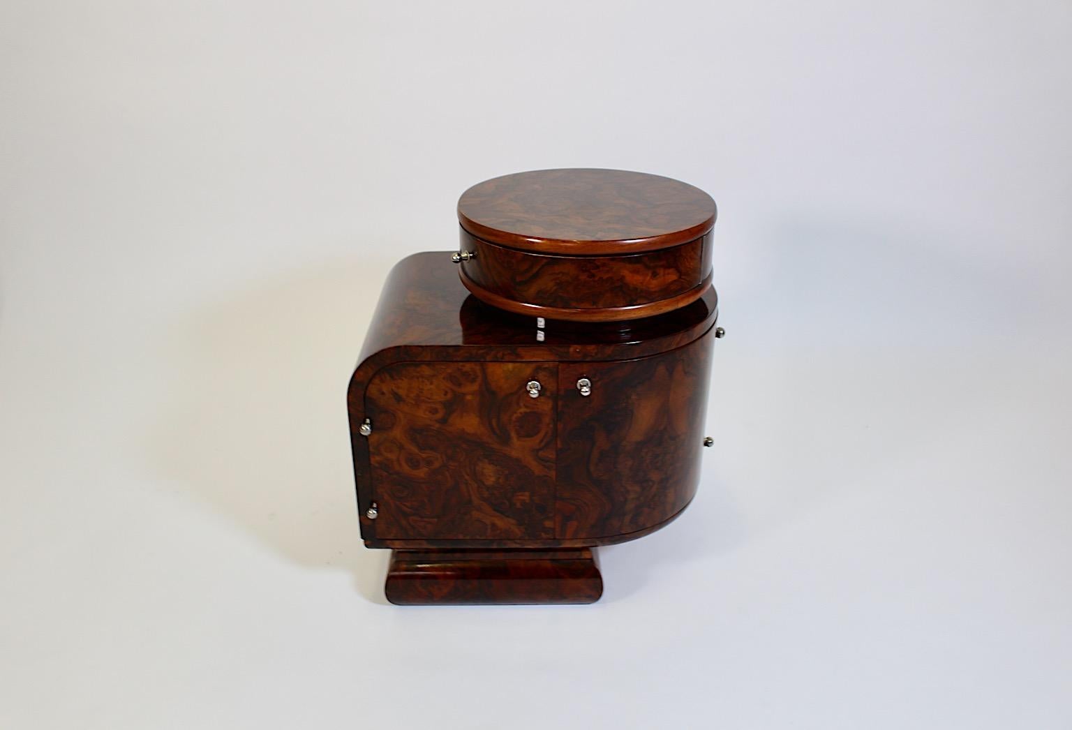 Art of Vintage Marrone Lucido Noce Nichel Cassapanca Geometrica c 1930 Vienna in vendita 12