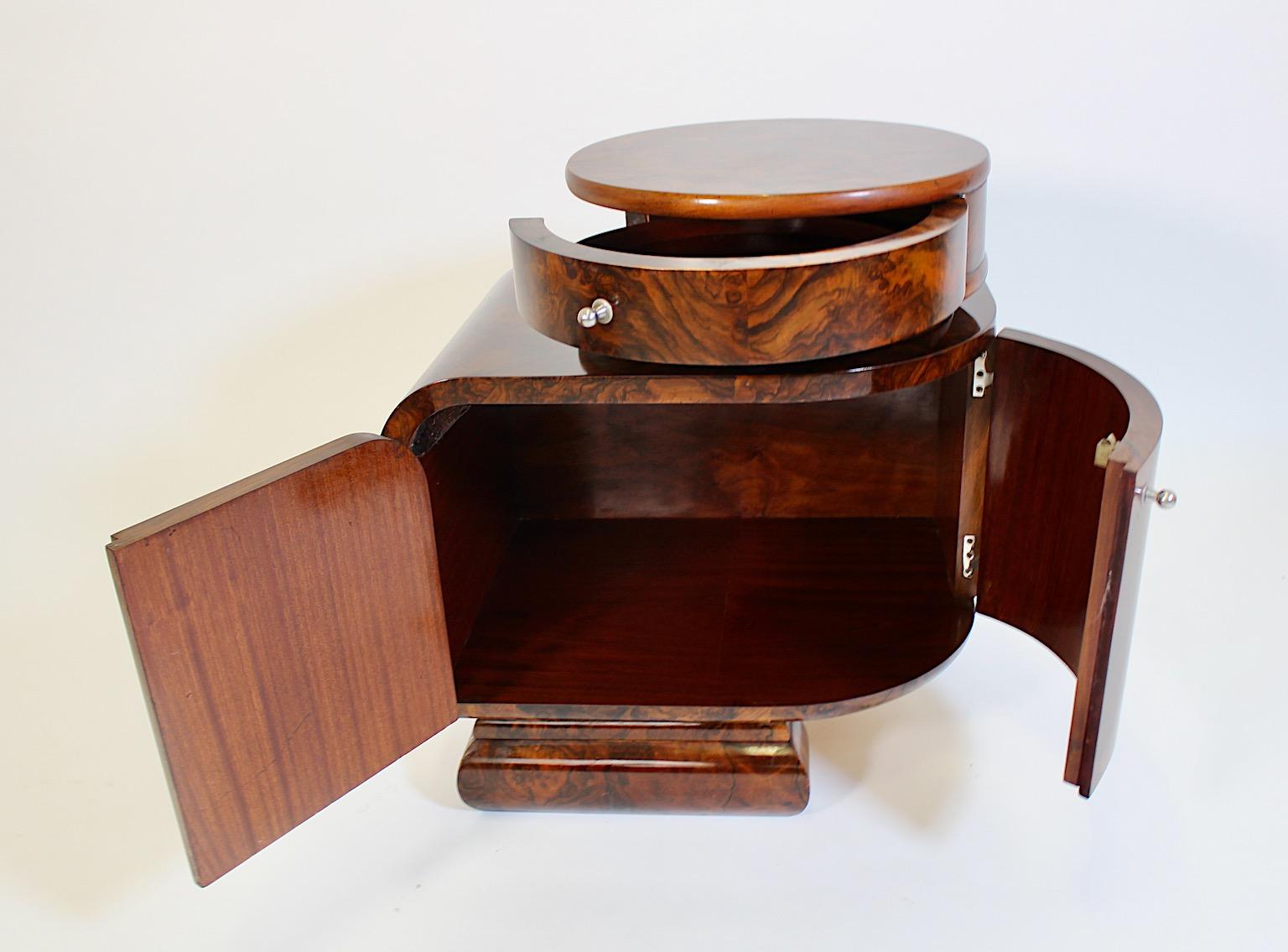 Art of Vintage Marrone Lucido Noce Nichel Cassapanca Geometrica c 1930 Vienna in vendita 13