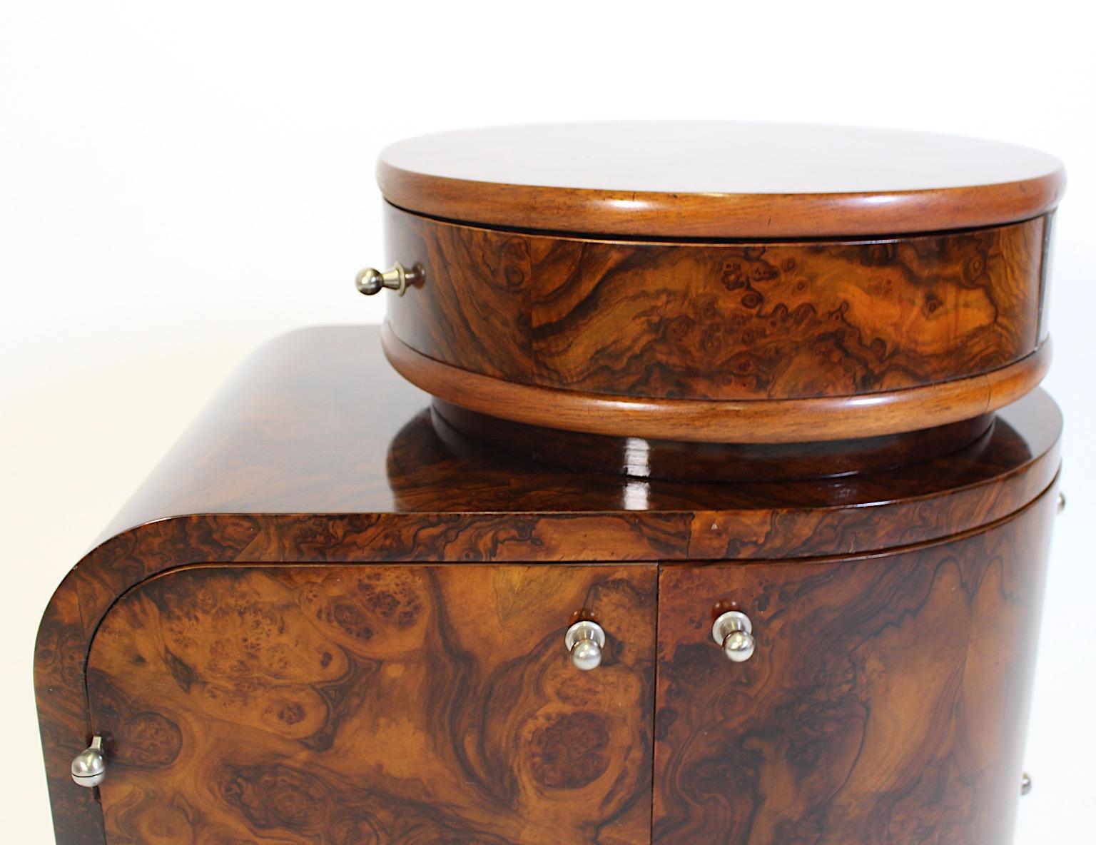 Austriaco Art of Vintage Marrone Lucido Noce Nichel Cassapanca Geometrica c 1930 Vienna in vendita