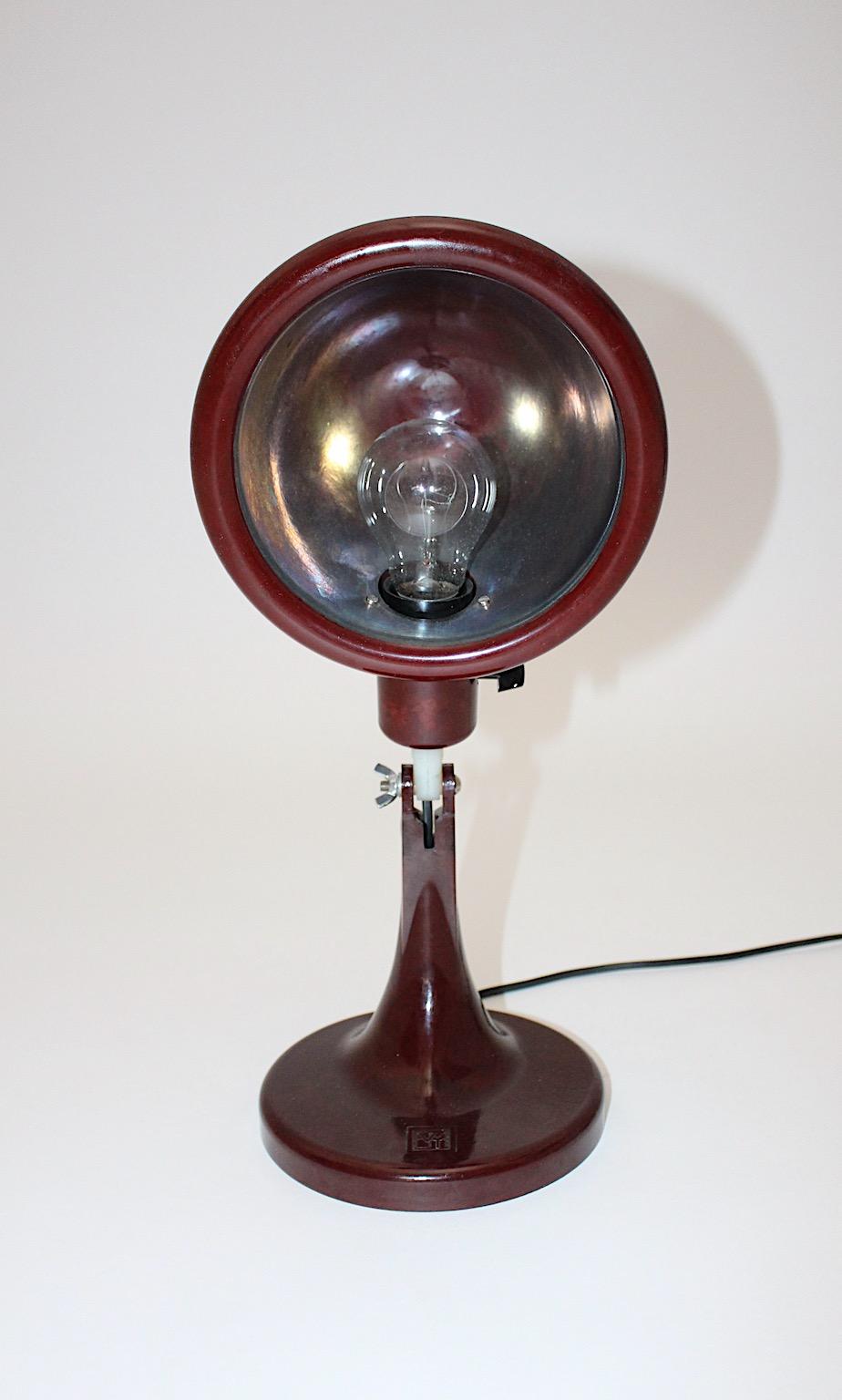 Lampe de bureau Art Déco vintage en bakélite rouge, années 1920, Allemagne en vente 5