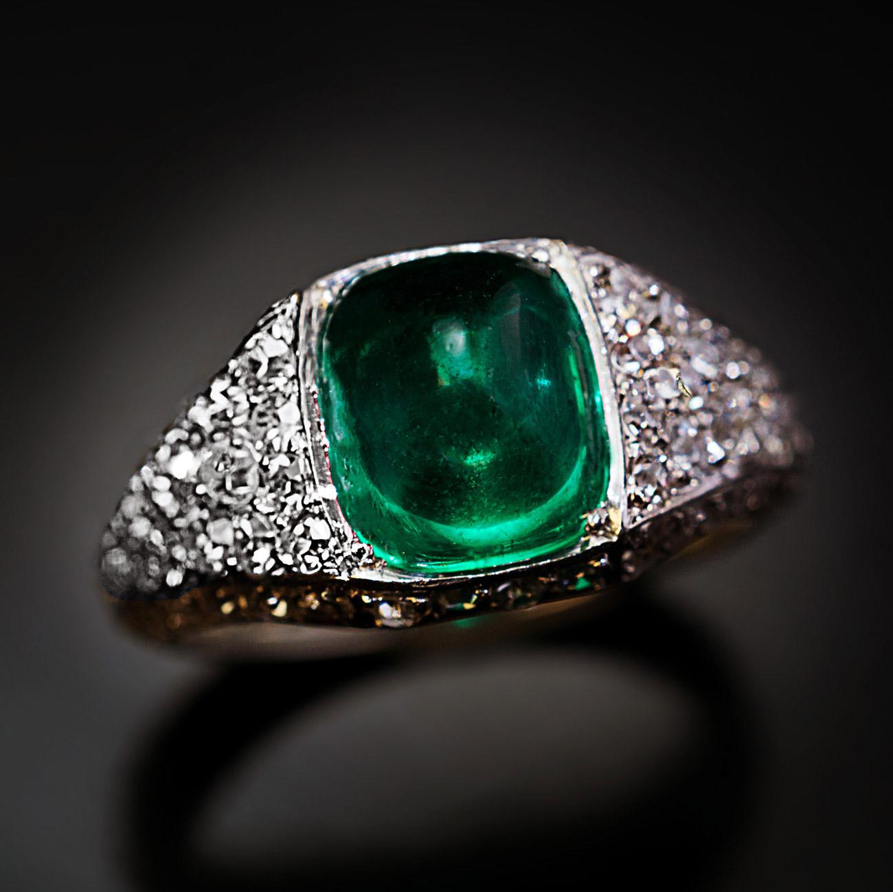 Women's Art Deco Vintage Sugarloaf Emerald Diamond Platinum Engagement Ring