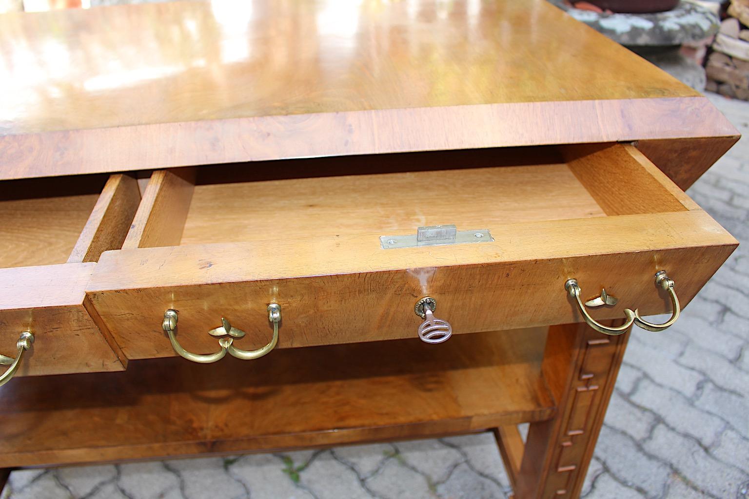Art of Vintage Vintage Walnut Brass Side Board Console Table Circle Dagobert Peche en vente 8