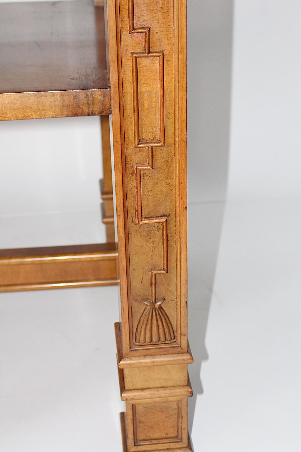Autrichien Art of Vintage Vintage Walnut Brass Side Board Console Table Circle Dagobert Peche en vente