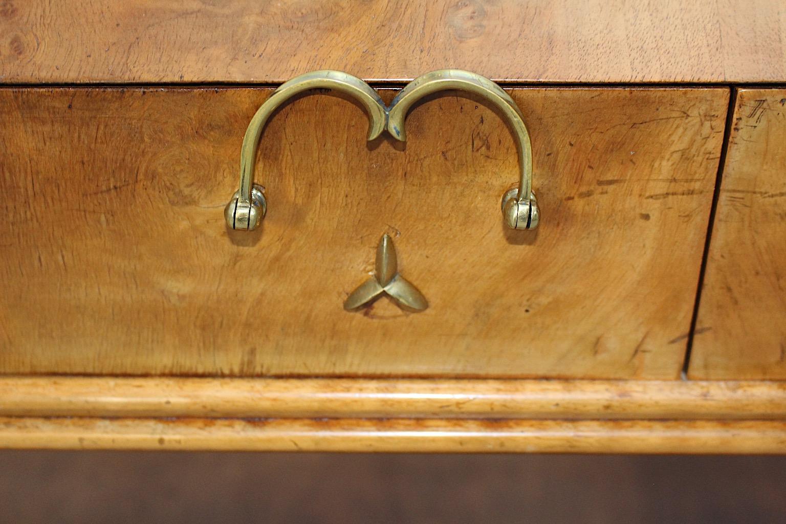 Laiton Art of Vintage Vintage Walnut Brass Side Board Console Table Circle Dagobert Peche en vente