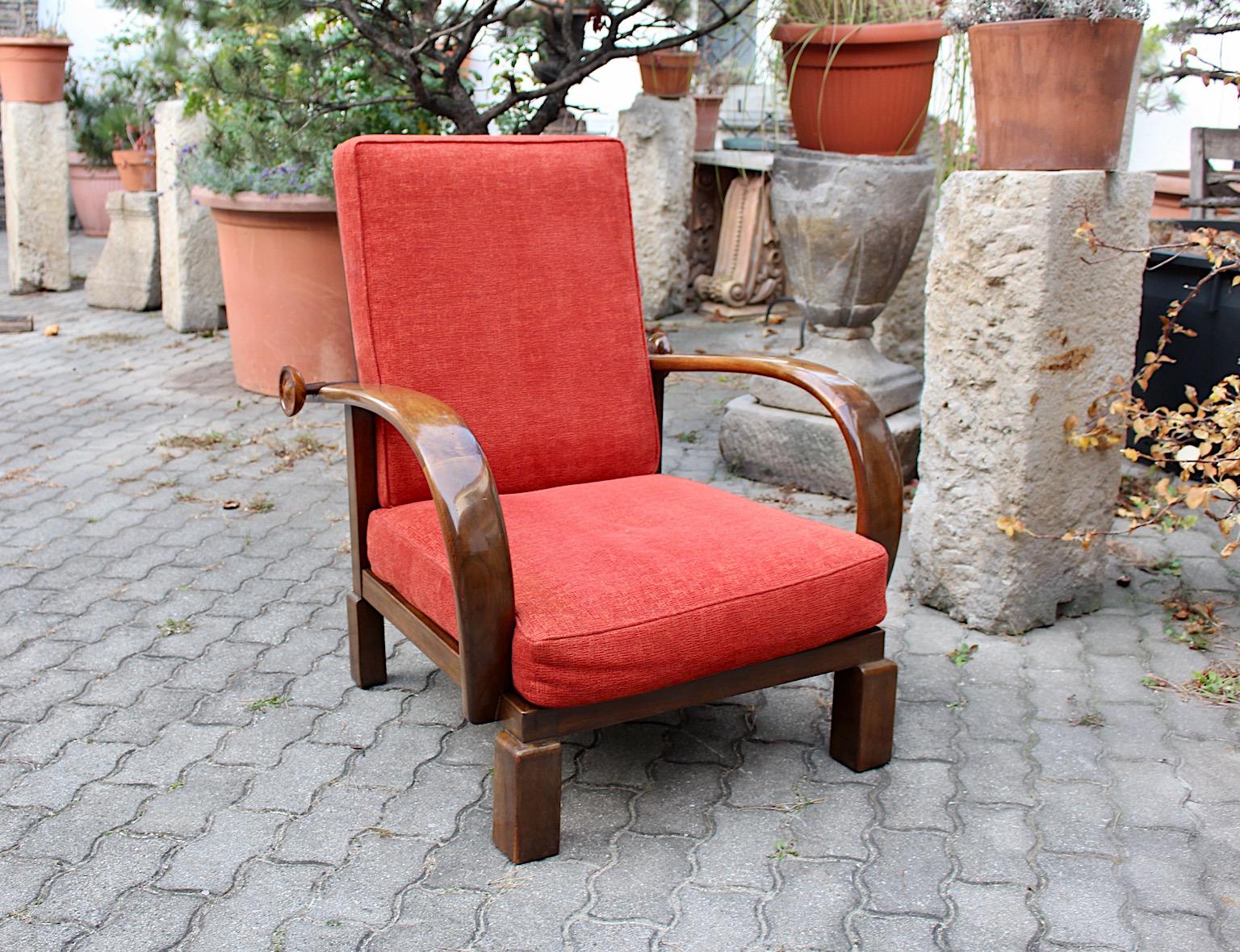 Art Deco Vintage Nussbaum Gebrannte Orange Sessel Lounge Chair um 1925 Österreich (Österreichisch) im Angebot