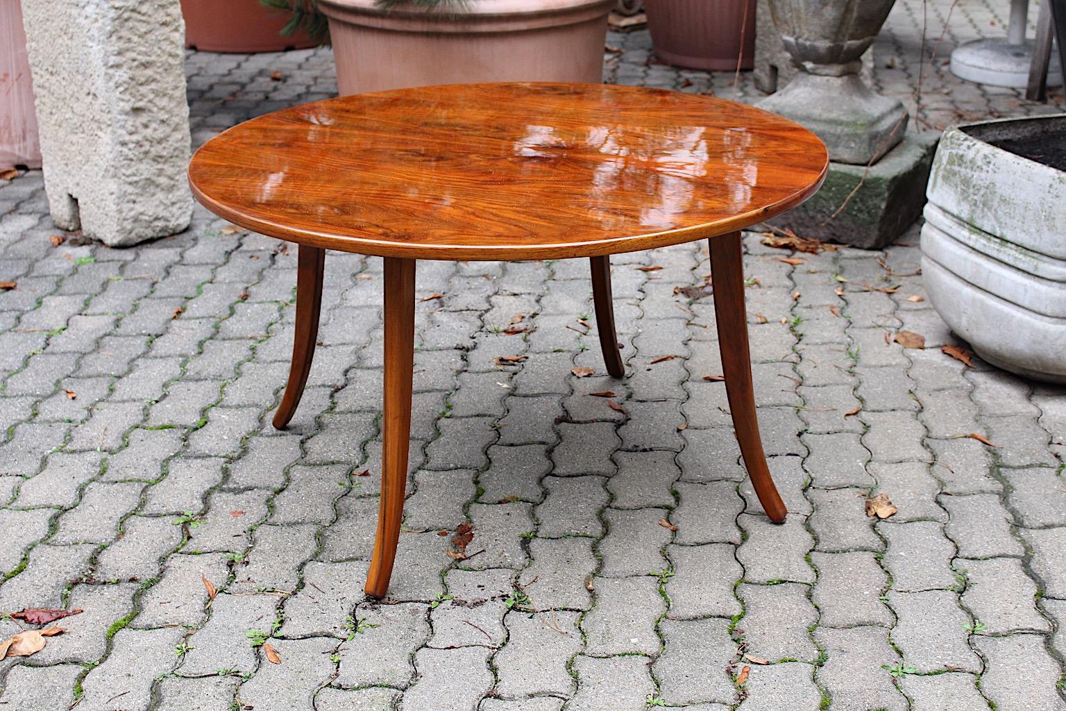 Art of Vintage Vintage Walnut Circular Coffee Table Sofa Table Circle Josef Frank 1927 en vente 5