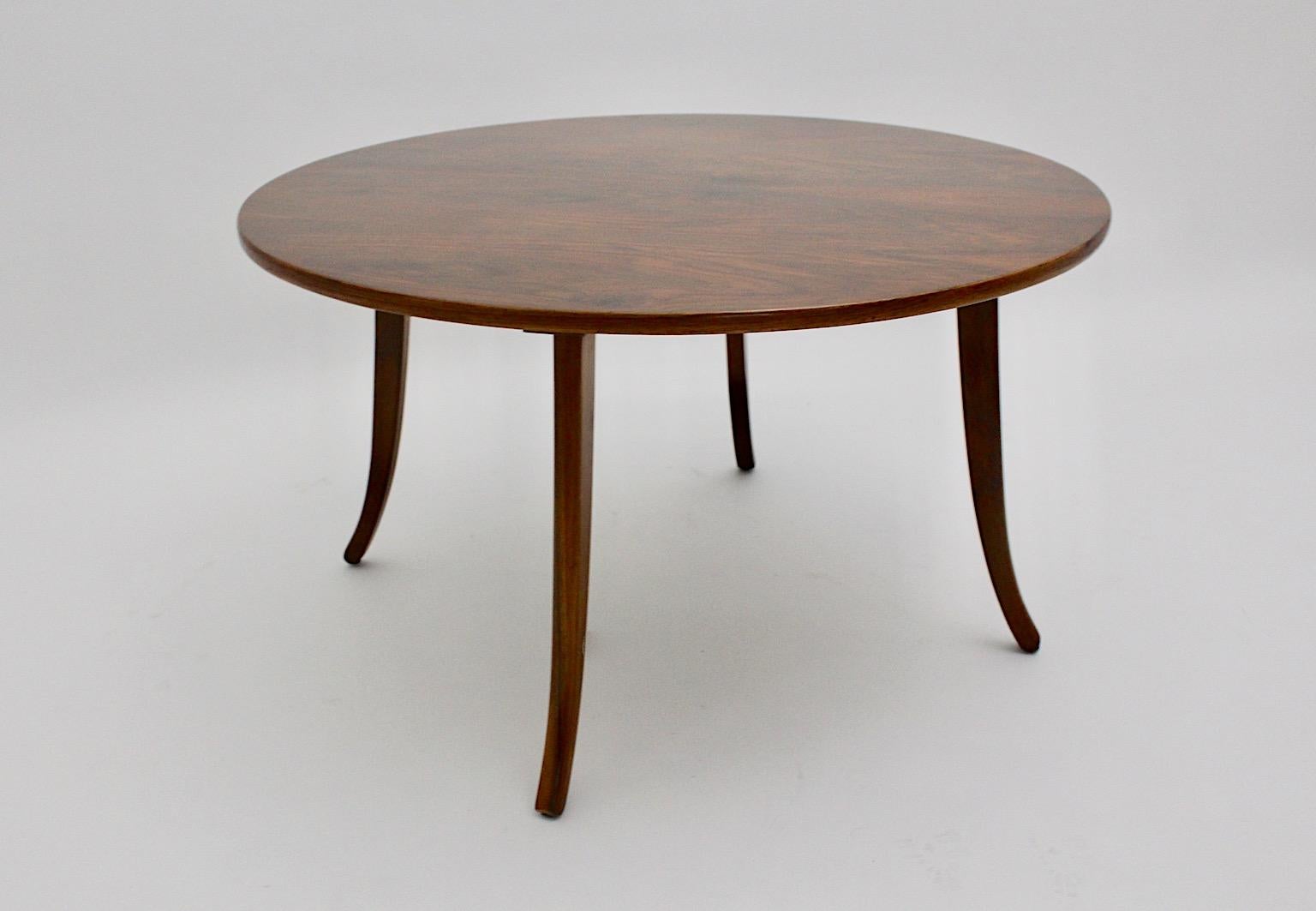 Autrichien Art of Vintage Vintage Walnut Circular Coffee Table Sofa Table Circle Josef Frank 1927 en vente