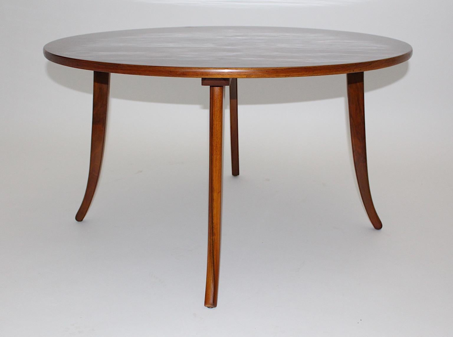 Début du 20ème siècle Art of Vintage Vintage Walnut Circular Coffee Table Sofa Table Circle Josef Frank 1927 en vente