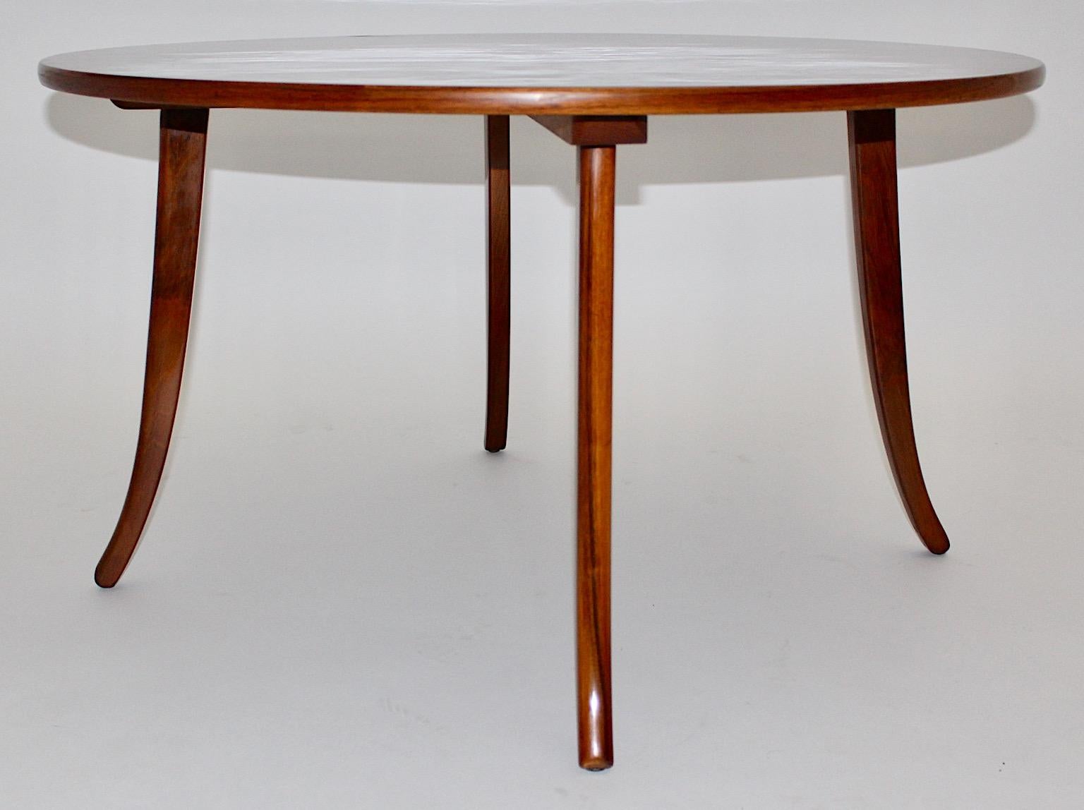 Noyer Art of Vintage Vintage Walnut Circular Coffee Table Sofa Table Circle Josef Frank 1927 en vente