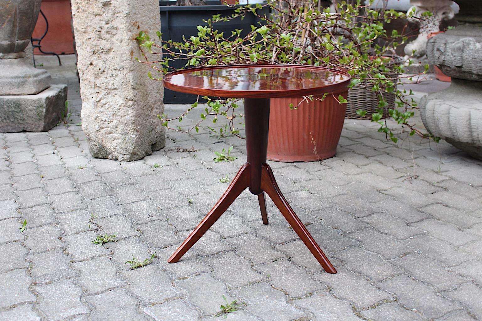 Art Deco Vintage Walnut Round Side Table Attributed Josef Frank, 1930s, Vienna 8