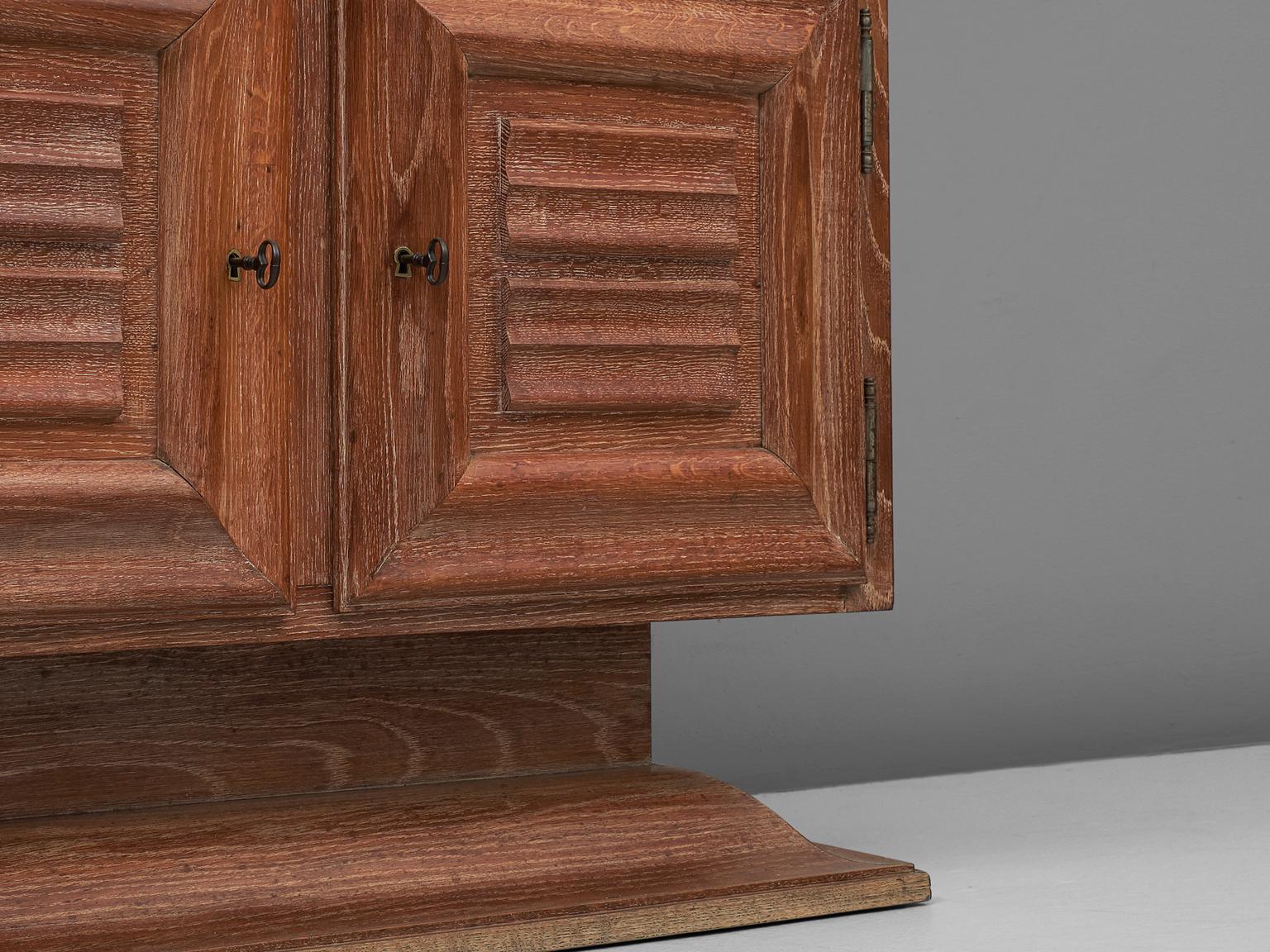 Mid-20th Century Art Deco Vitrine Cabinet in Oak