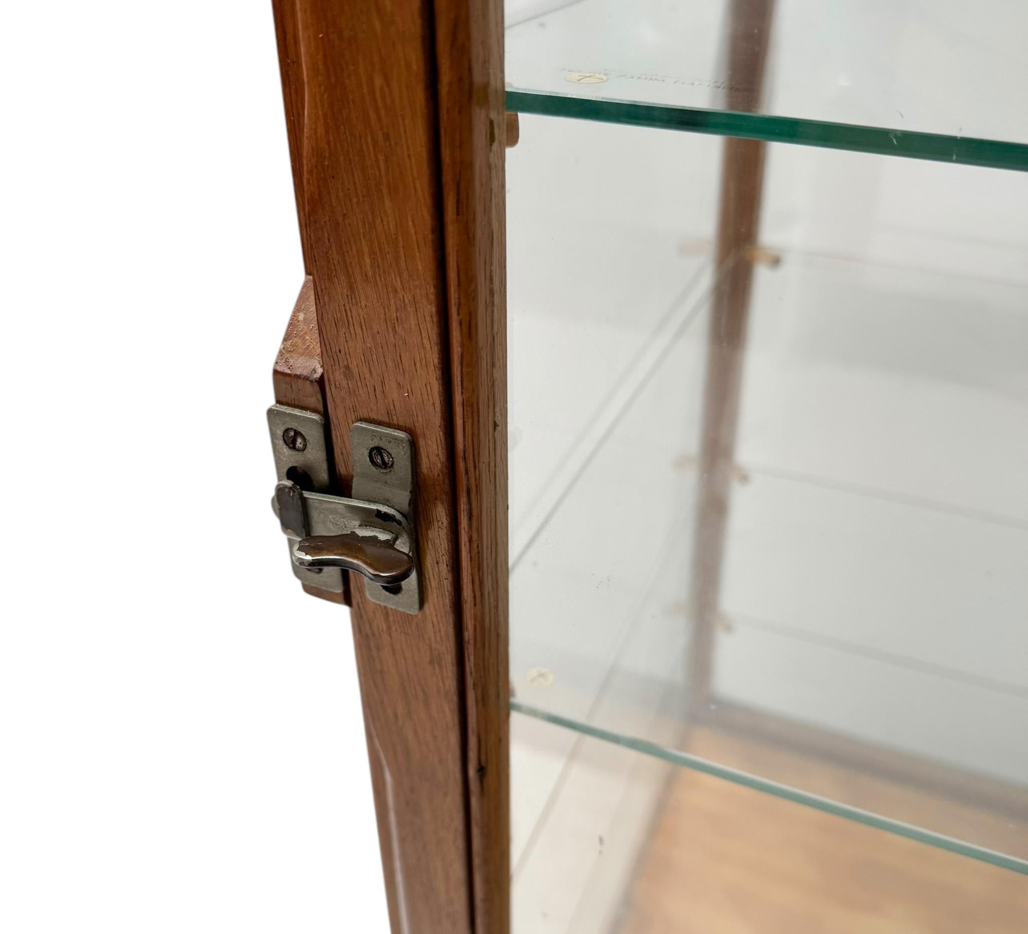 Art Deco Vitrine or Display Cabinet by Y. Minks Leeuwarden, 1930s 5