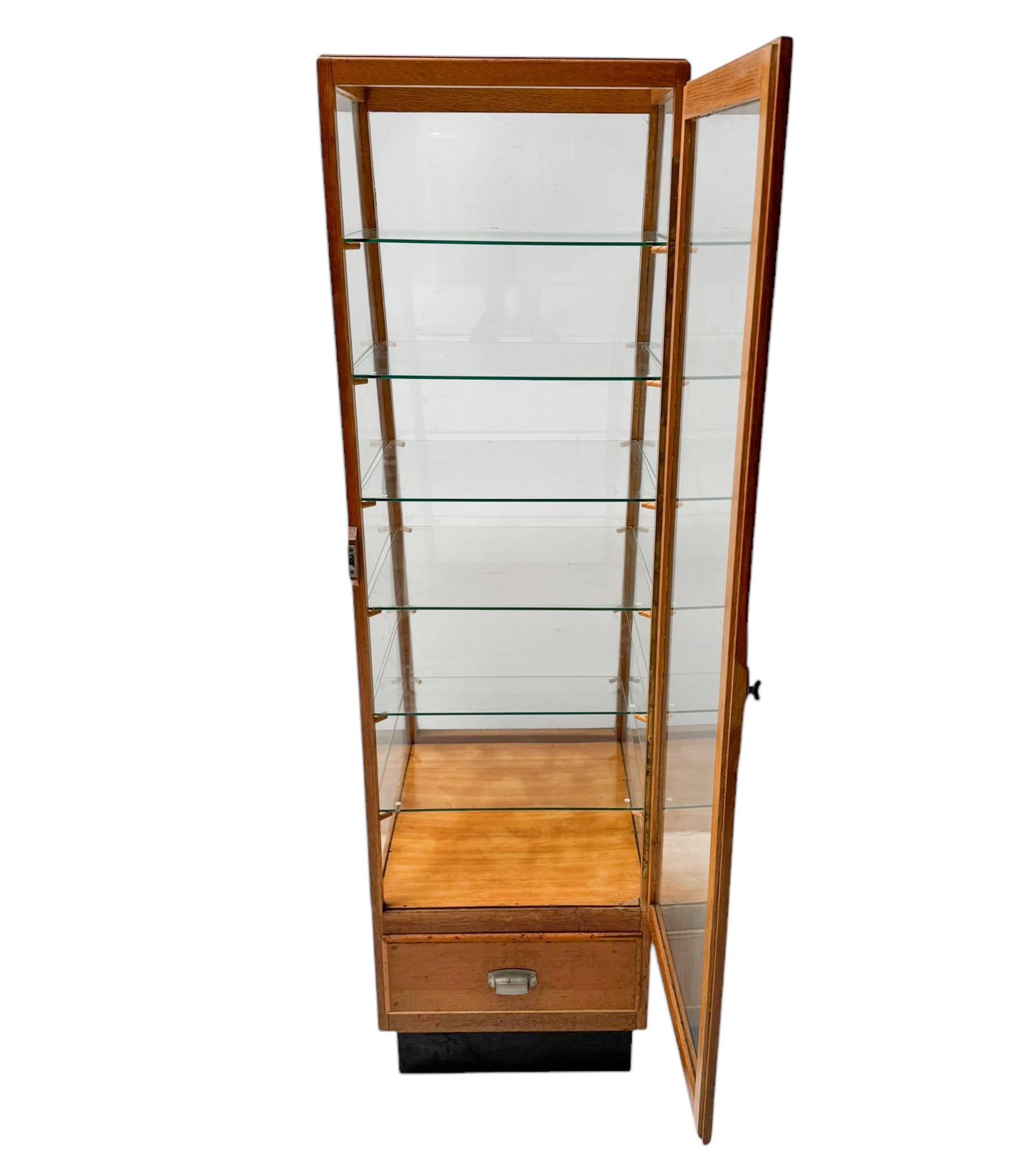 Dutch Art Deco Vitrine or Display Cabinet by Y. Minks Leeuwarden, 1930s