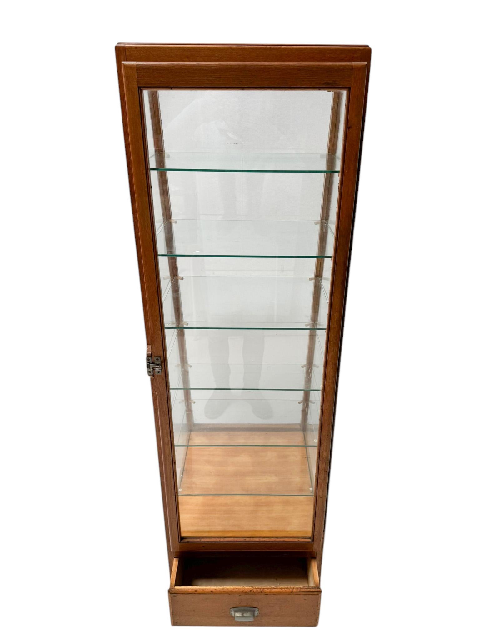 Art Deco Vitrine or Display Cabinet by Y. Minks Leeuwarden, 1930s In Good Condition In Amsterdam, NL
